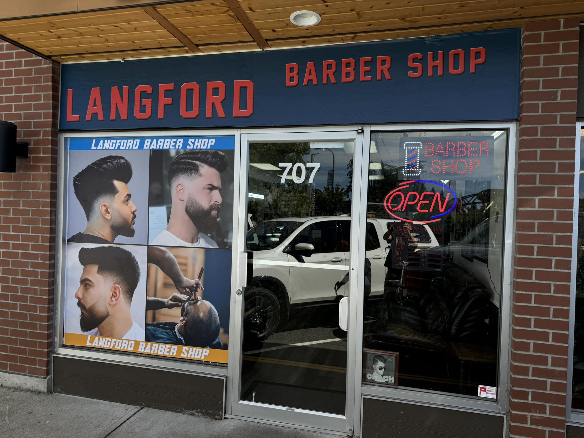 Langford Barber Shop Facebook ad: Men's Barbershop
