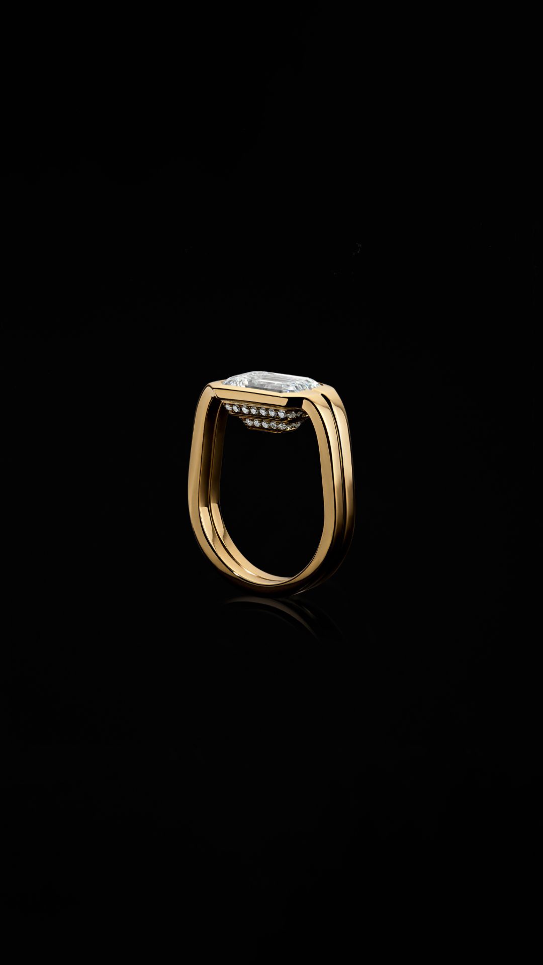Erede.Official Facebook ad: Discover the future of collectibles.