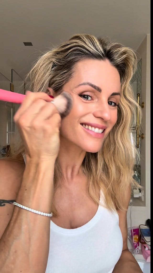 Michelle Hunziker Facebook ad: Ci sono momenti in cui mi fermo e…