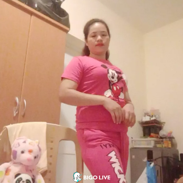 Live streaming APP Facebook ad