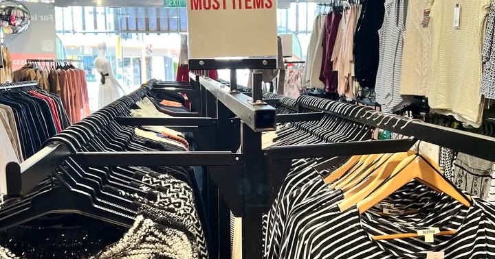 Fashion Outlet Facebook ad