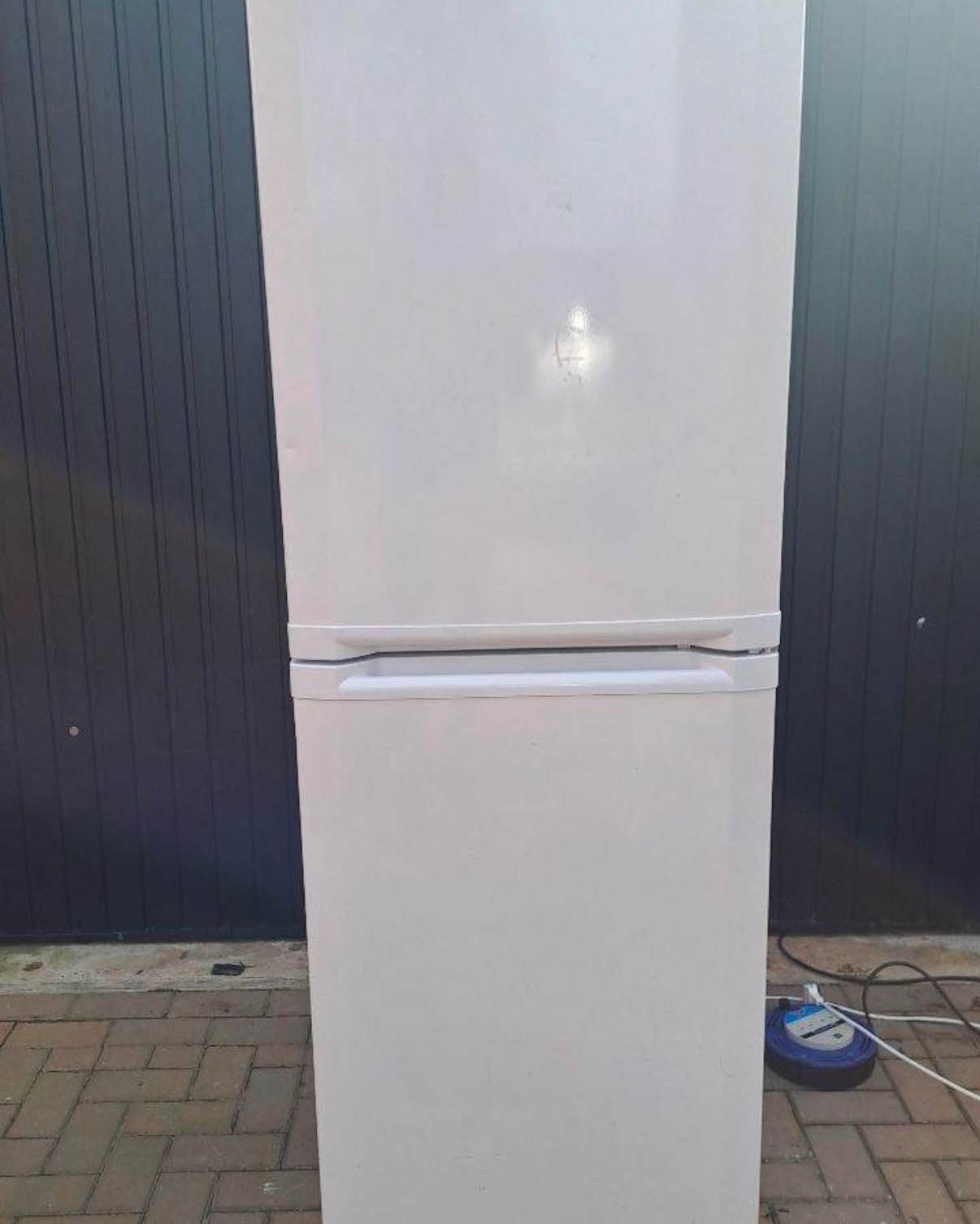 Nicola Jones Facebook ad: BEKO fridge freezer ‘delivery available