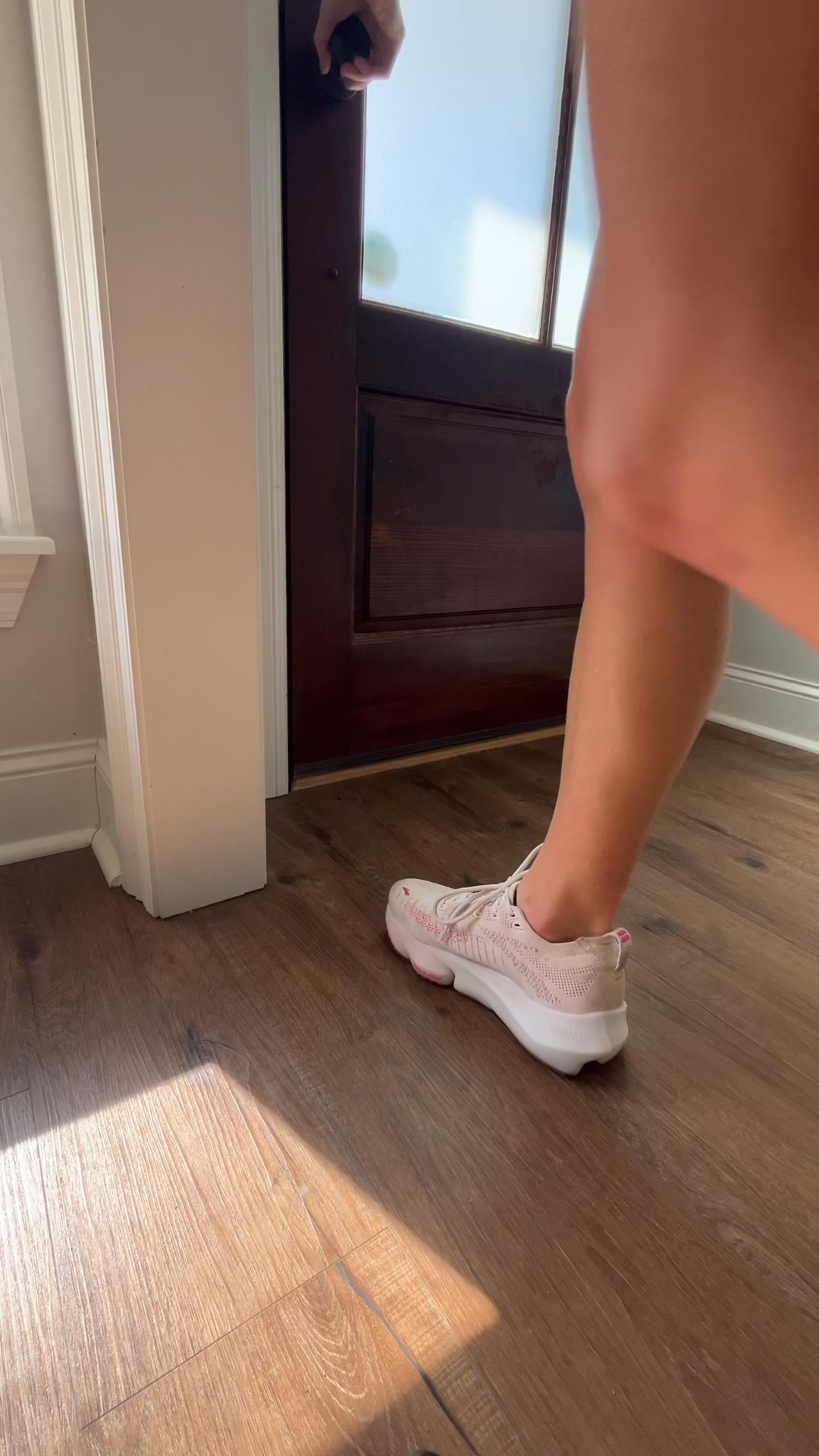 Fleet Feet Facebook ad: Feel the Feetures Difference