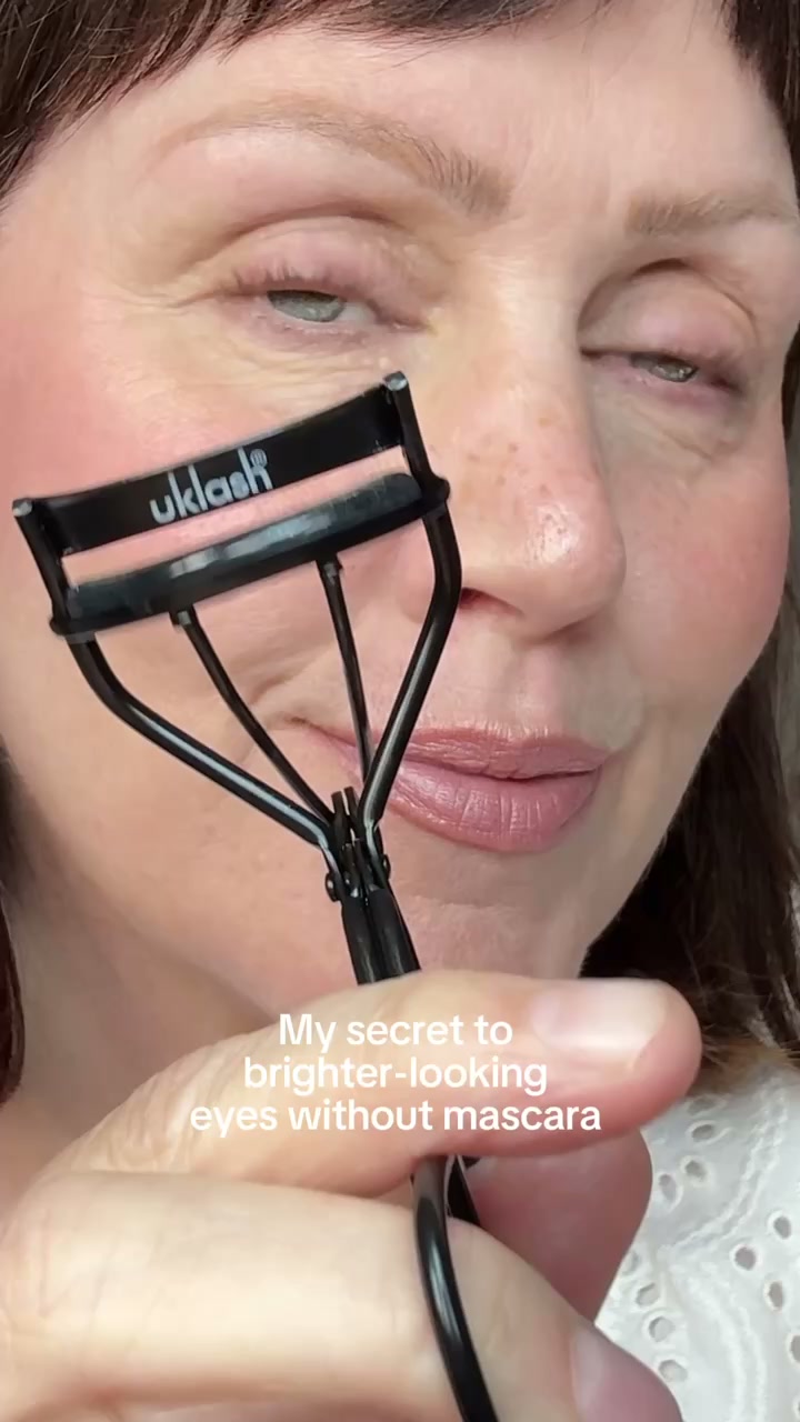 Uklash Facebook ad: NEW IN: Lash Lift Gel