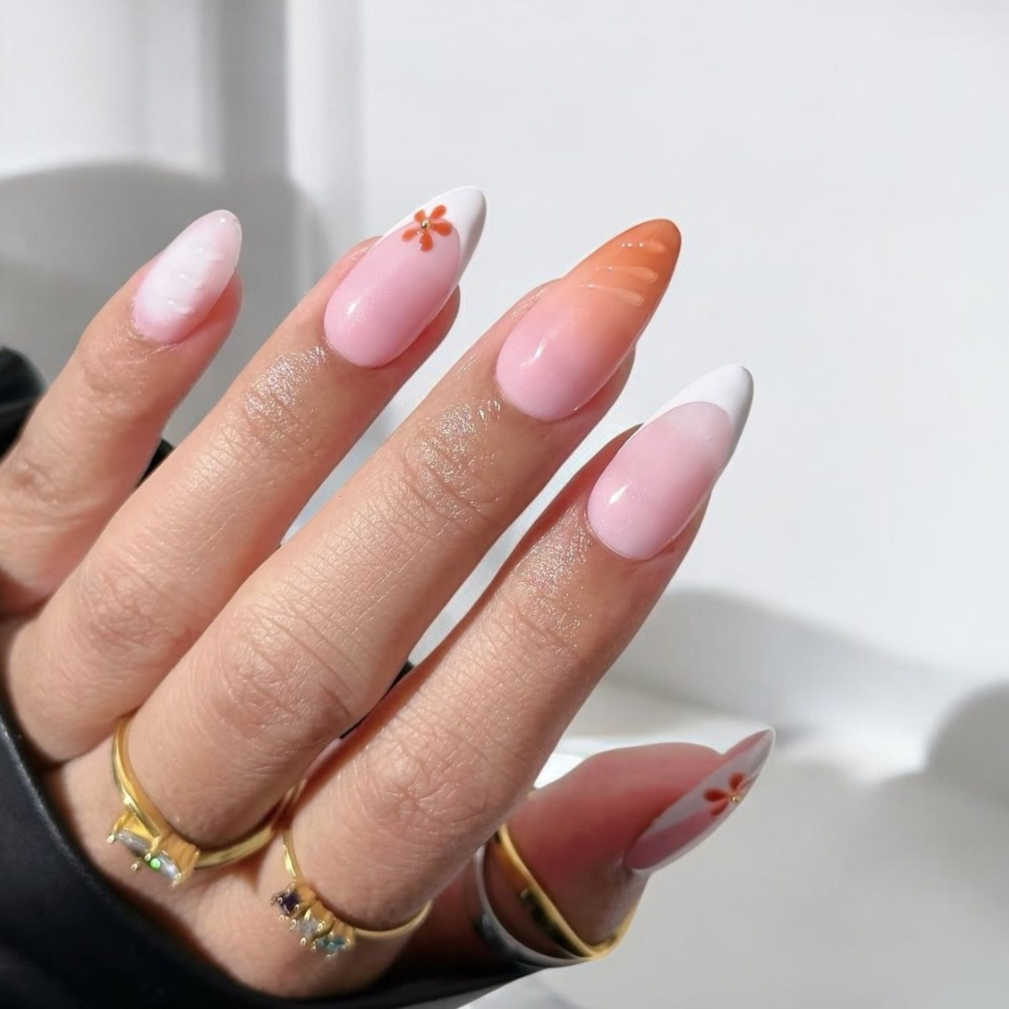 Feminity Nails & Lashes - Lausanne Facebook ad