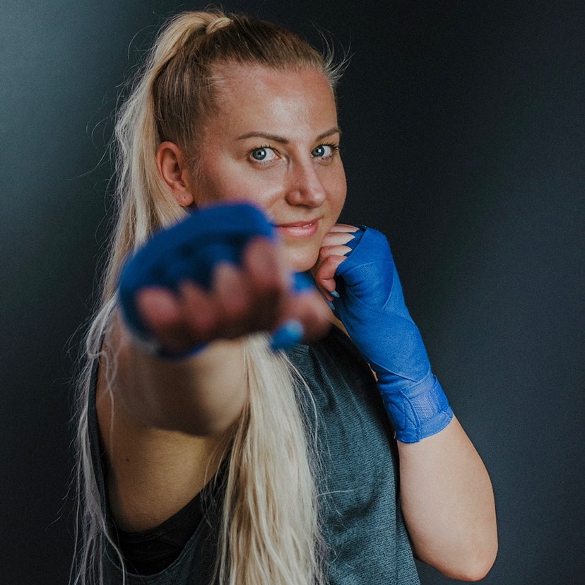 Strikefit Facebook ad: WOMEN ONLY KICKBOXING - EINSTEIGER KURS