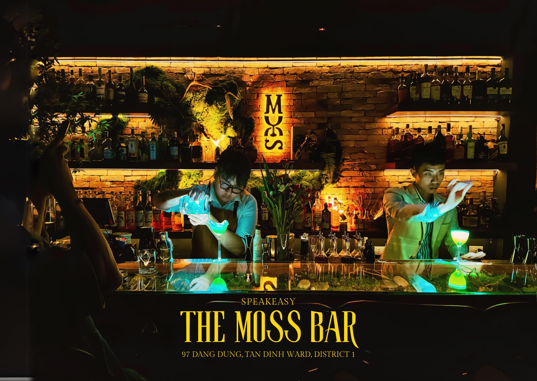 The Moss Bar Facebook ad: Ẩn sau chiếc máy bán hàng tự động…