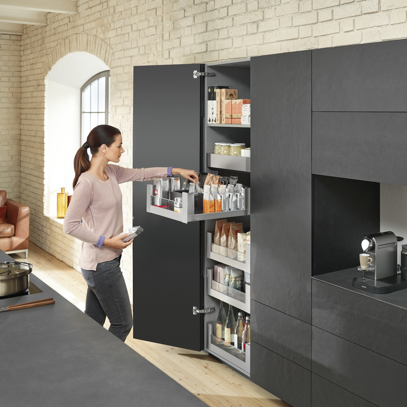 drawerboxes.co.uk Facebook ad: Space Tower - Blum Legrabox Free 5 x Internal kitchen…