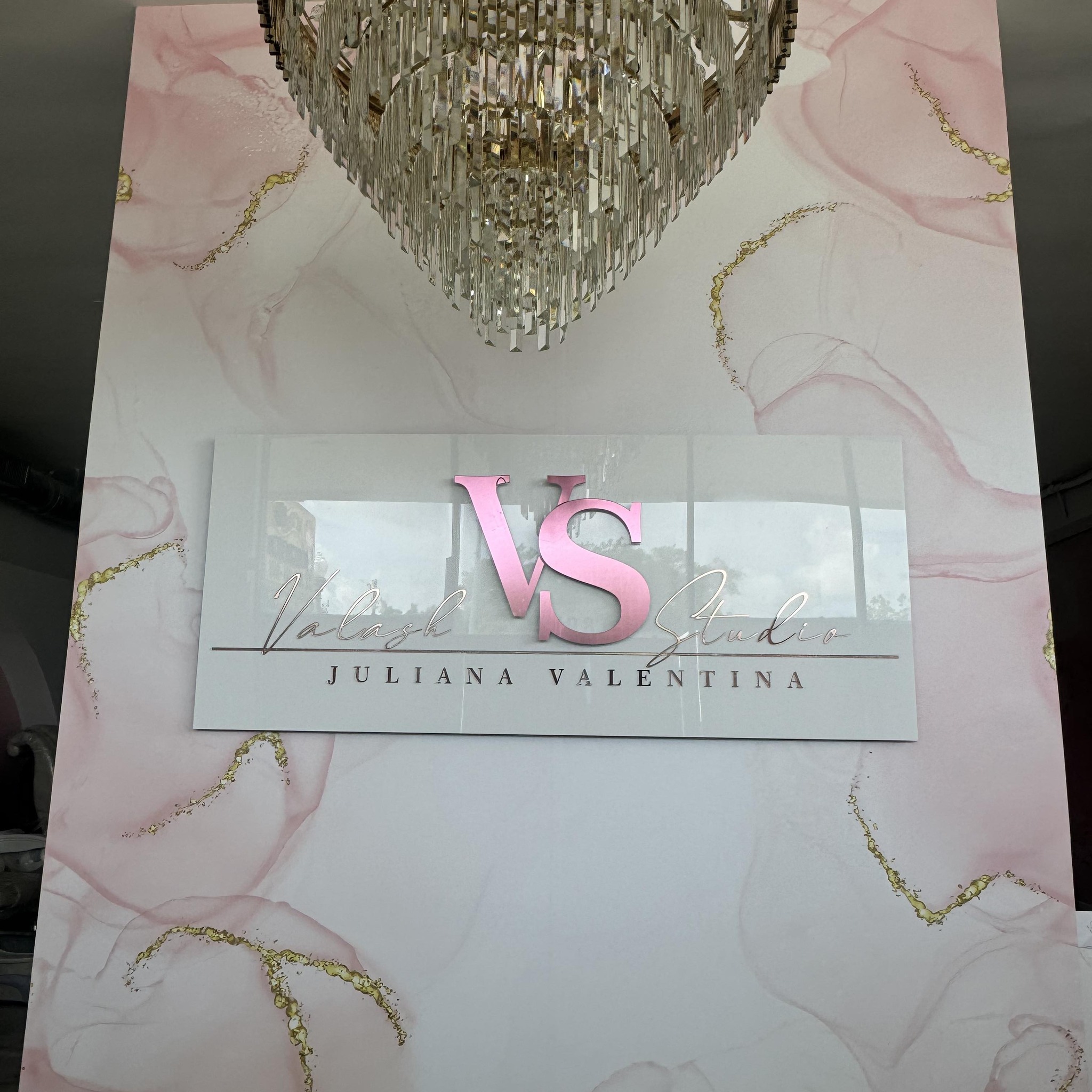 Valash Beauty cejas y pestañas Facebook ad from May 10, 2026