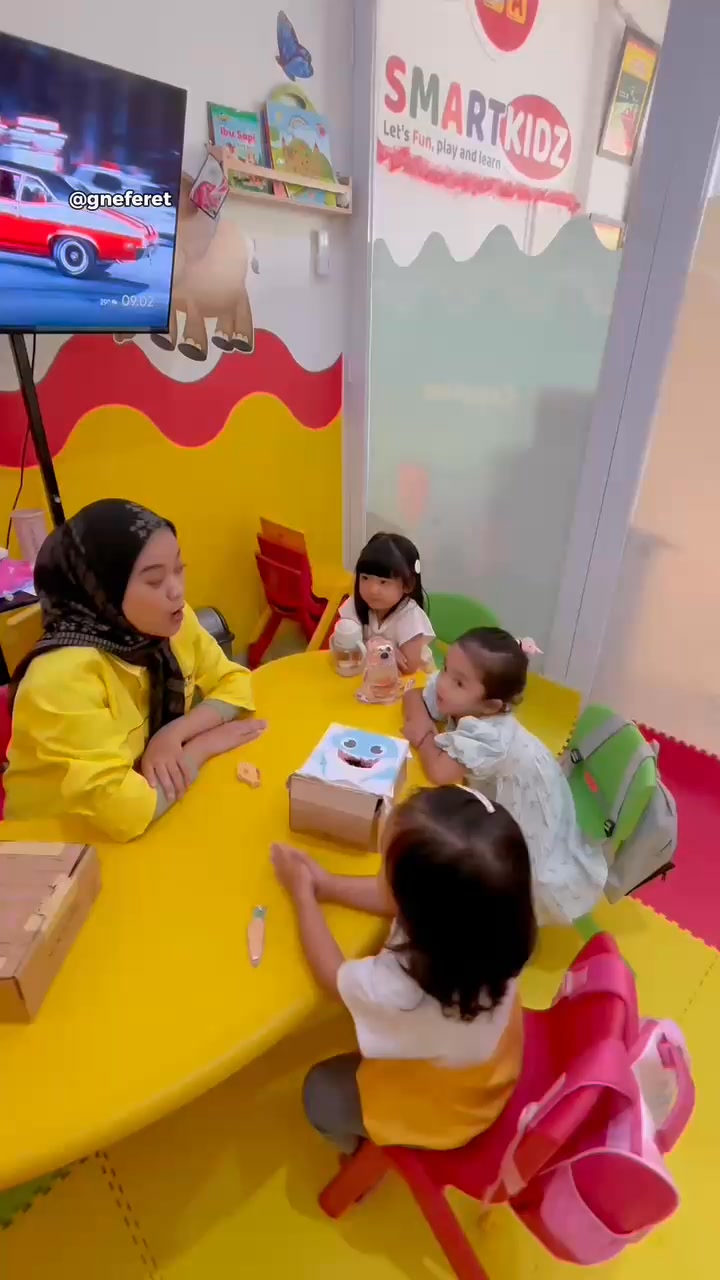 Smartkidz pusat Facebook ad: HUBUNGI KAMI