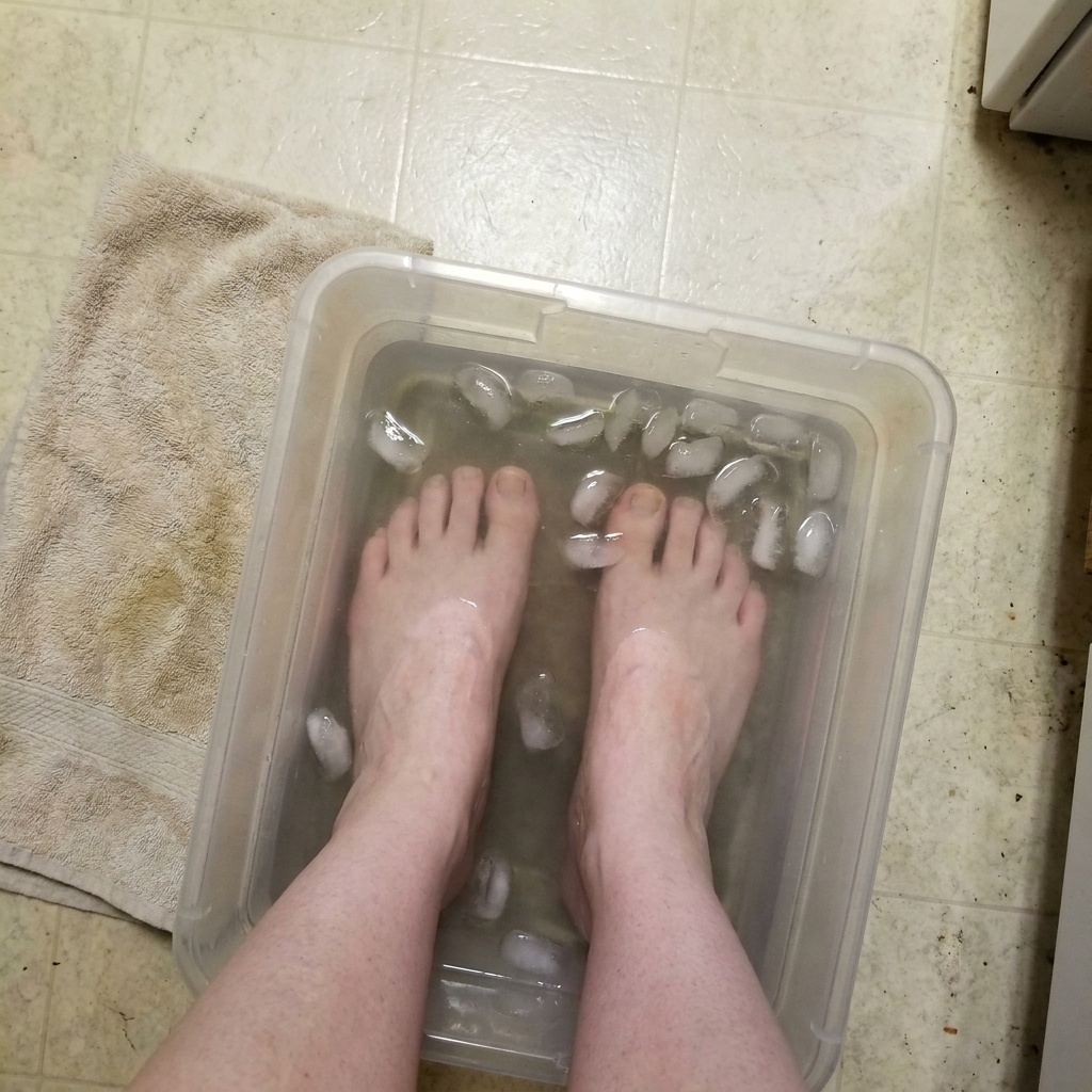 Dr. Elliot Johnson Facebook ad: Neurologist Ignored His Own Feet Pain Until Almost Losing It