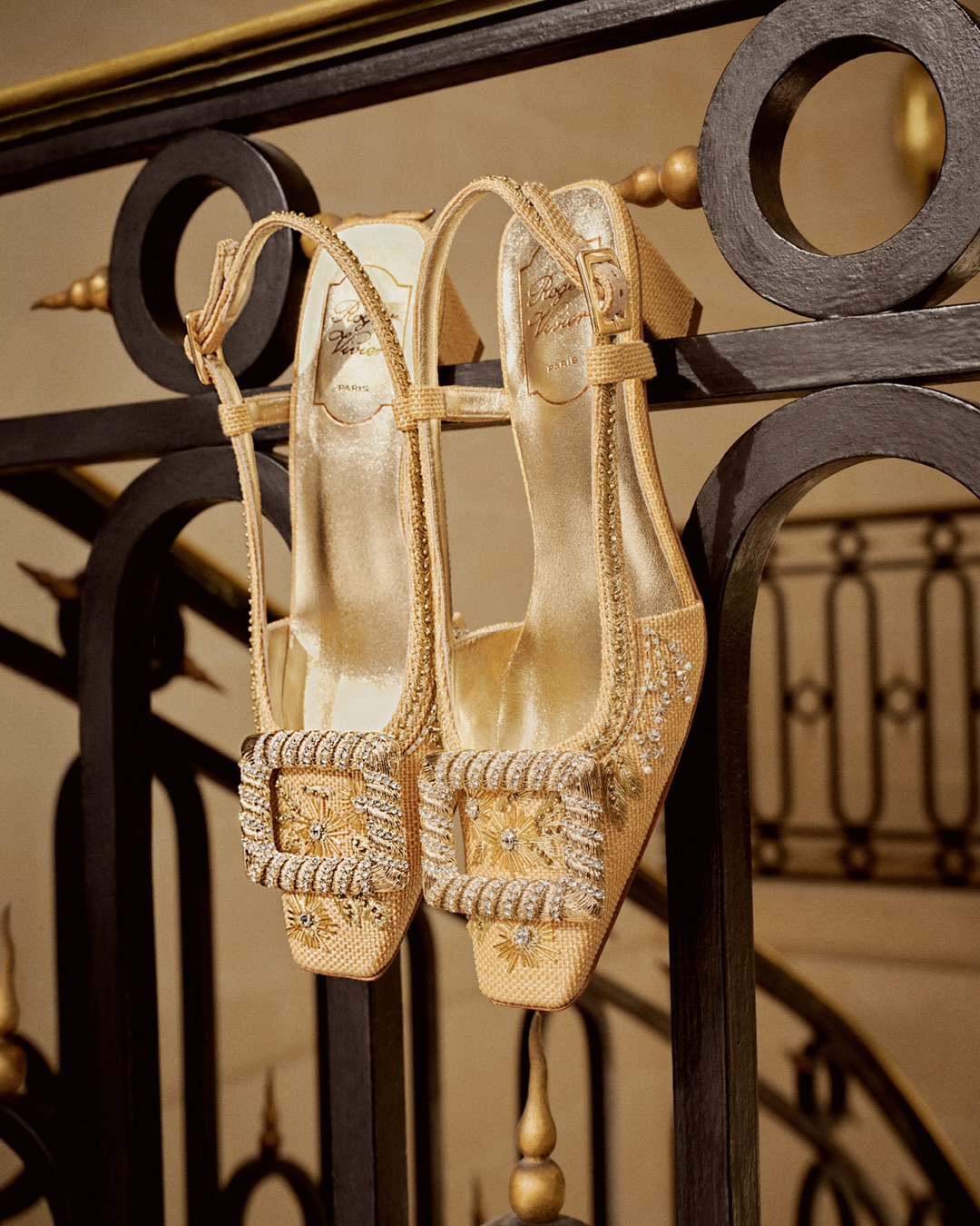 Roger Vivier Facebook ad