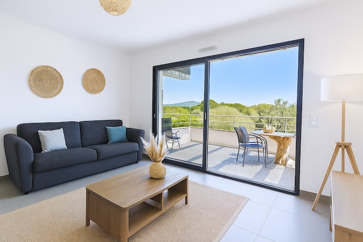 Hugo 11 - Le Balcon d'Arca Facebook ad: Appartement · Porto-Vecchio · ★Nouveau · 1 chambre · 2…