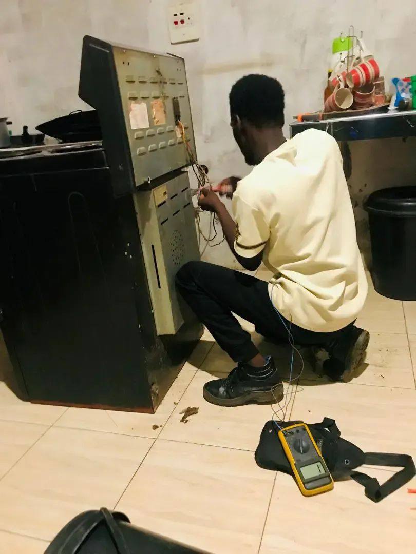 Kembusy Electrical and Electronics Services Facebook ad: Contact us for all electrical work