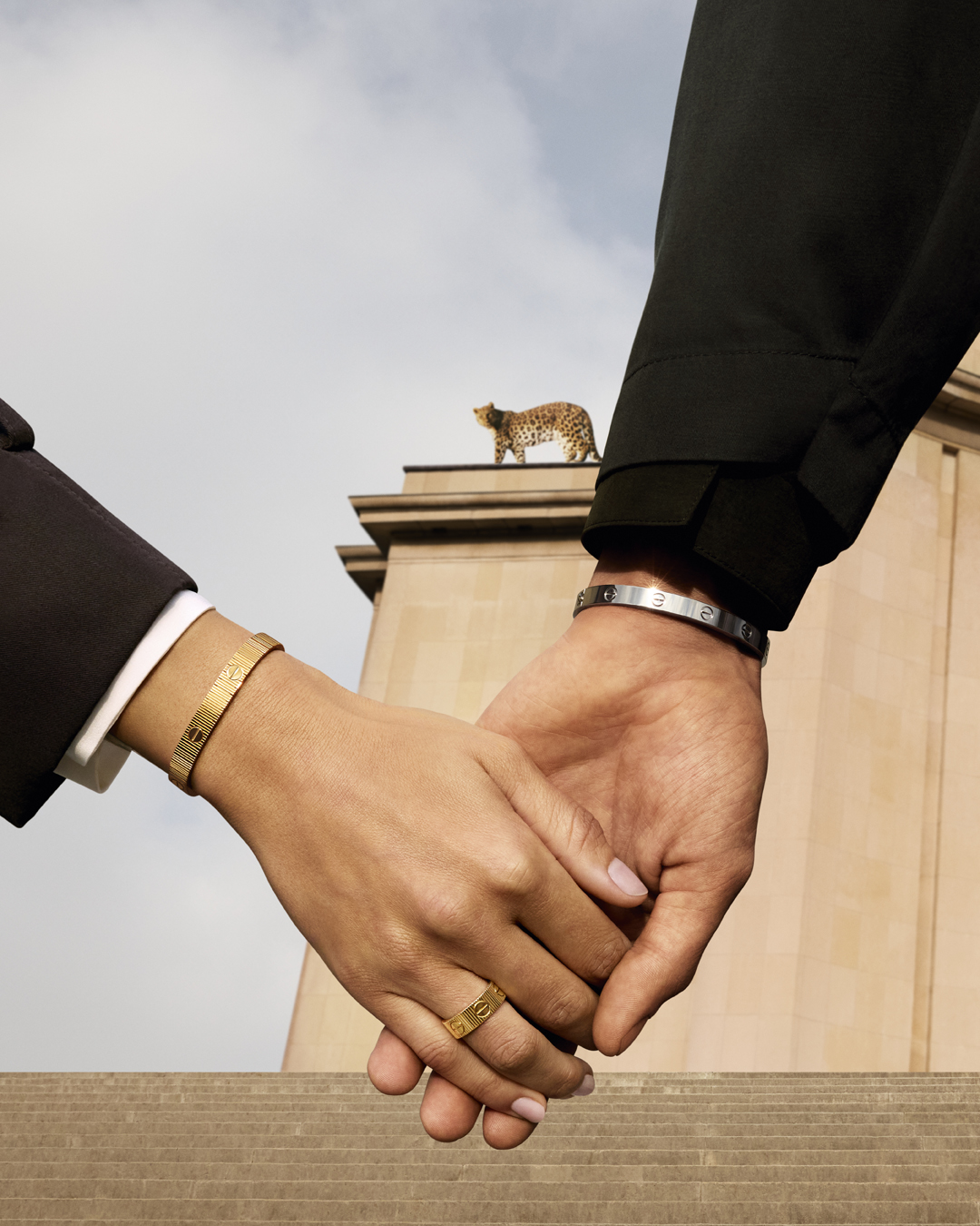 Cartier Facebook ad: S'aimer est une grande aventure que Cartier célèbre…