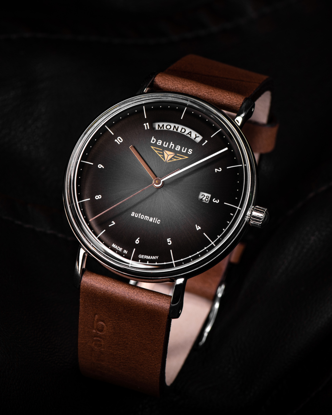 Bauhaus_official Facebook ad: / Das Automatikmodell bauhaus Classic DayDate überzeugt mit…