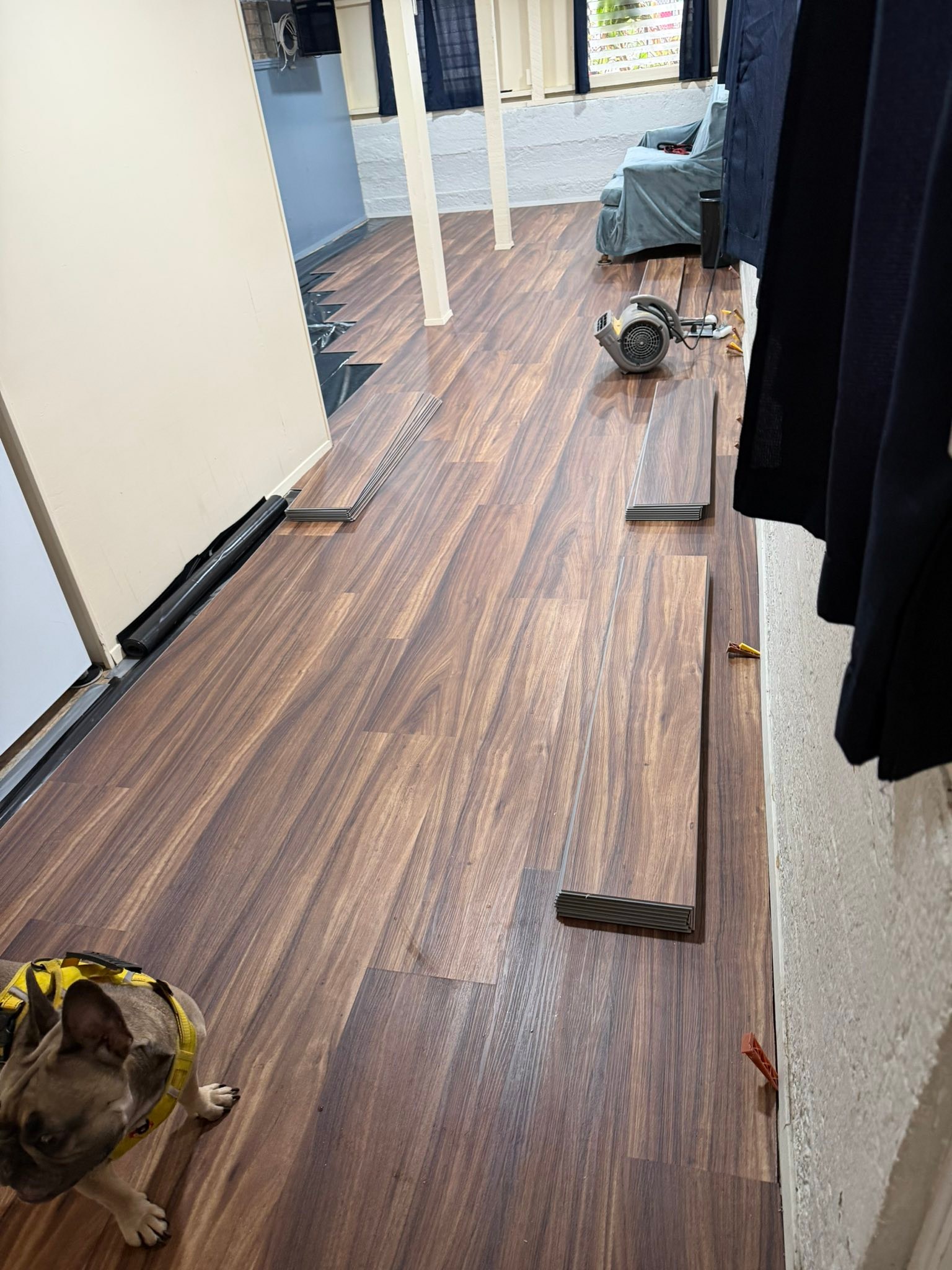 Alohawiwoole flooring services Facebook ad: Anyone on the Big island want a professional…
