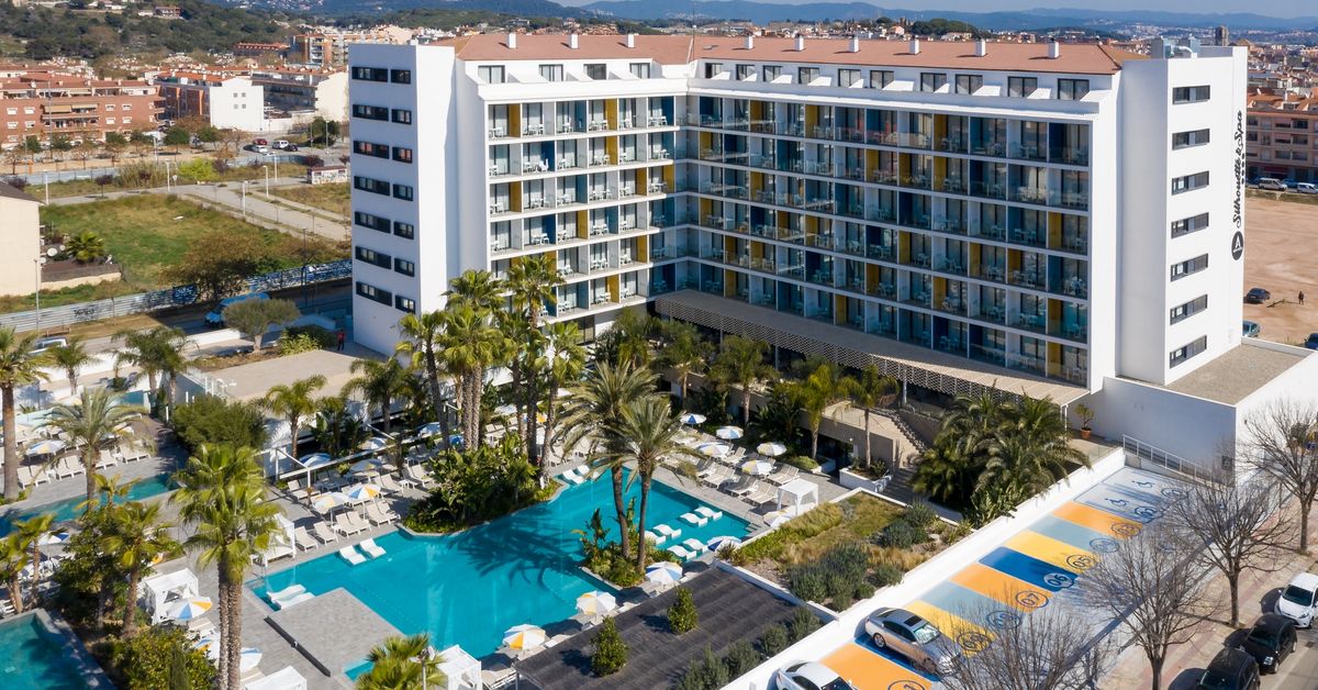 Thomas Cook Facebook ad: Attention sun-seekers! Snap up a holiday from just…