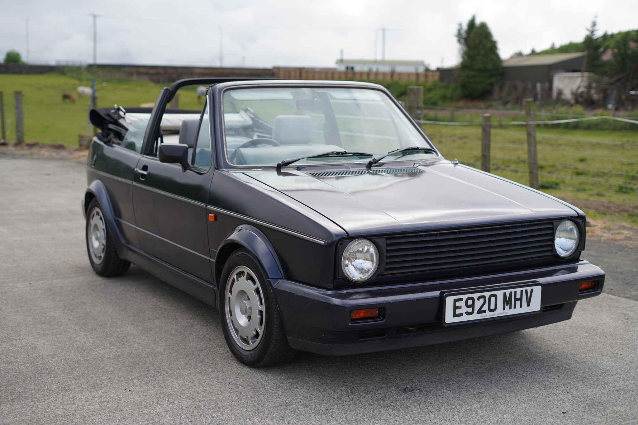 Retroshite Facebook ad: Volkswagen Golf Cabriolet | Retroshite