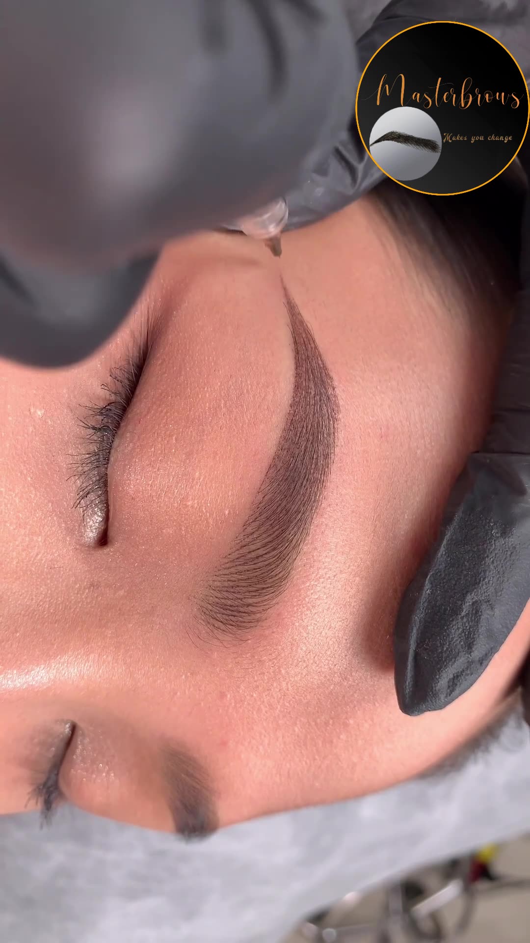 Masterbrows Facebook ad: abrimos solo 15 cupos