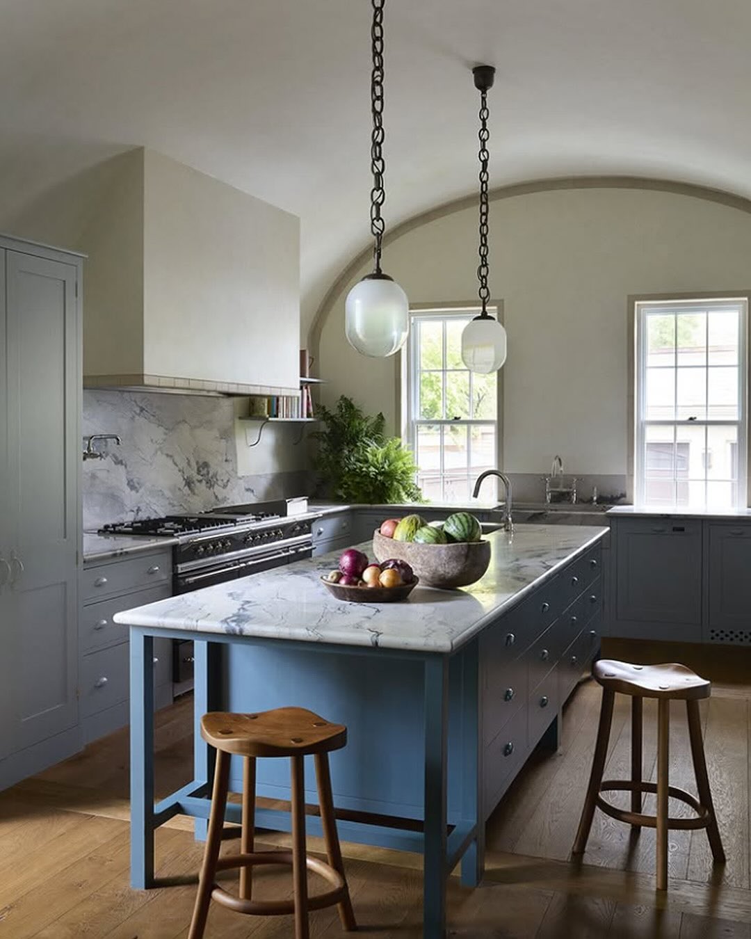Plain English Design Facebook ad: A peak into @archdigest’s latest cover story: a…