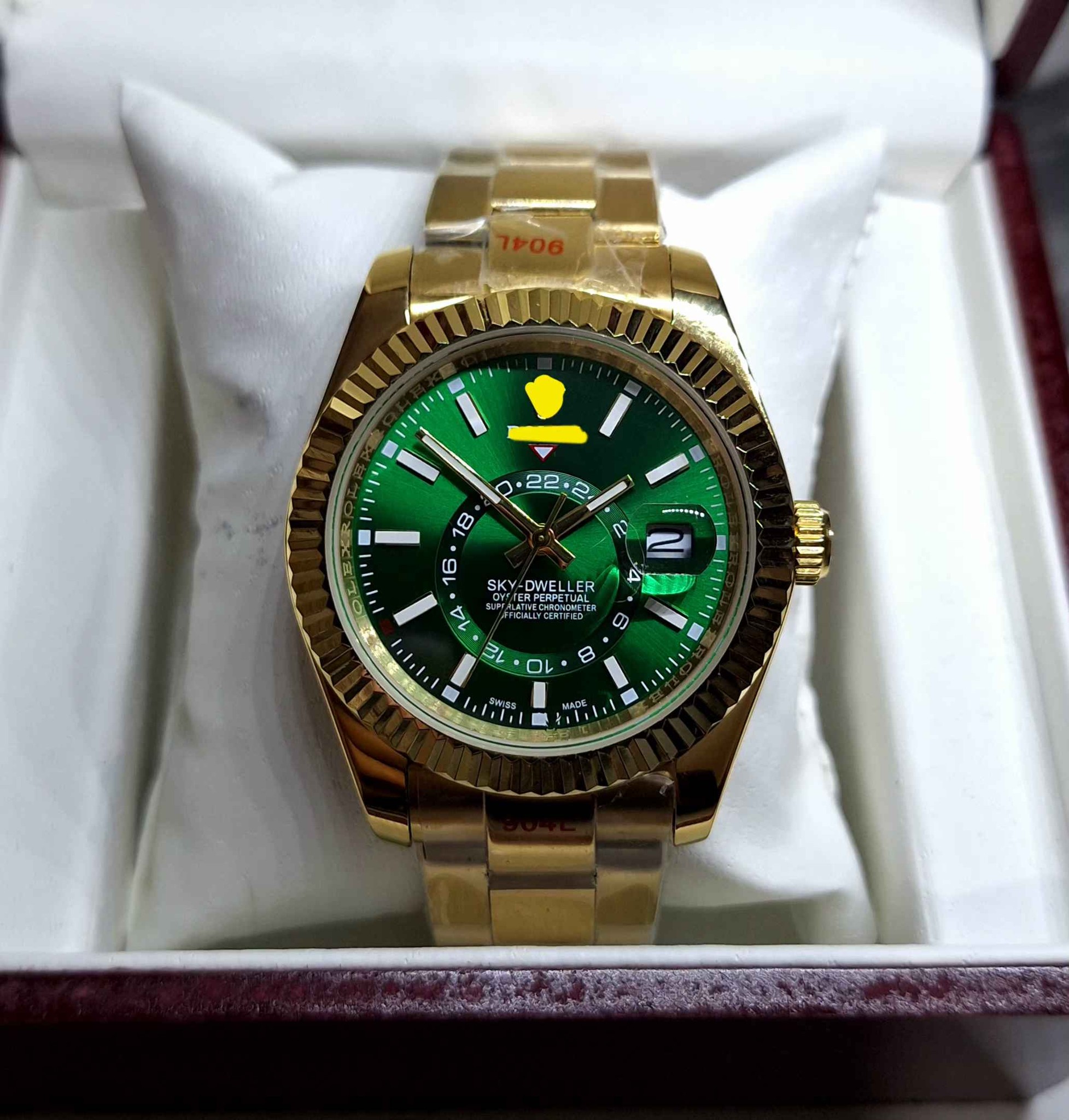 Muhammed Ameen Facebook ad: Gold Mens Automatic watch