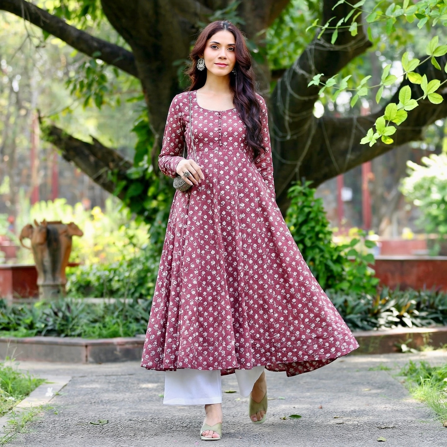 Kameez.co Facebook ad: Soft as a breeze, timeless in charm