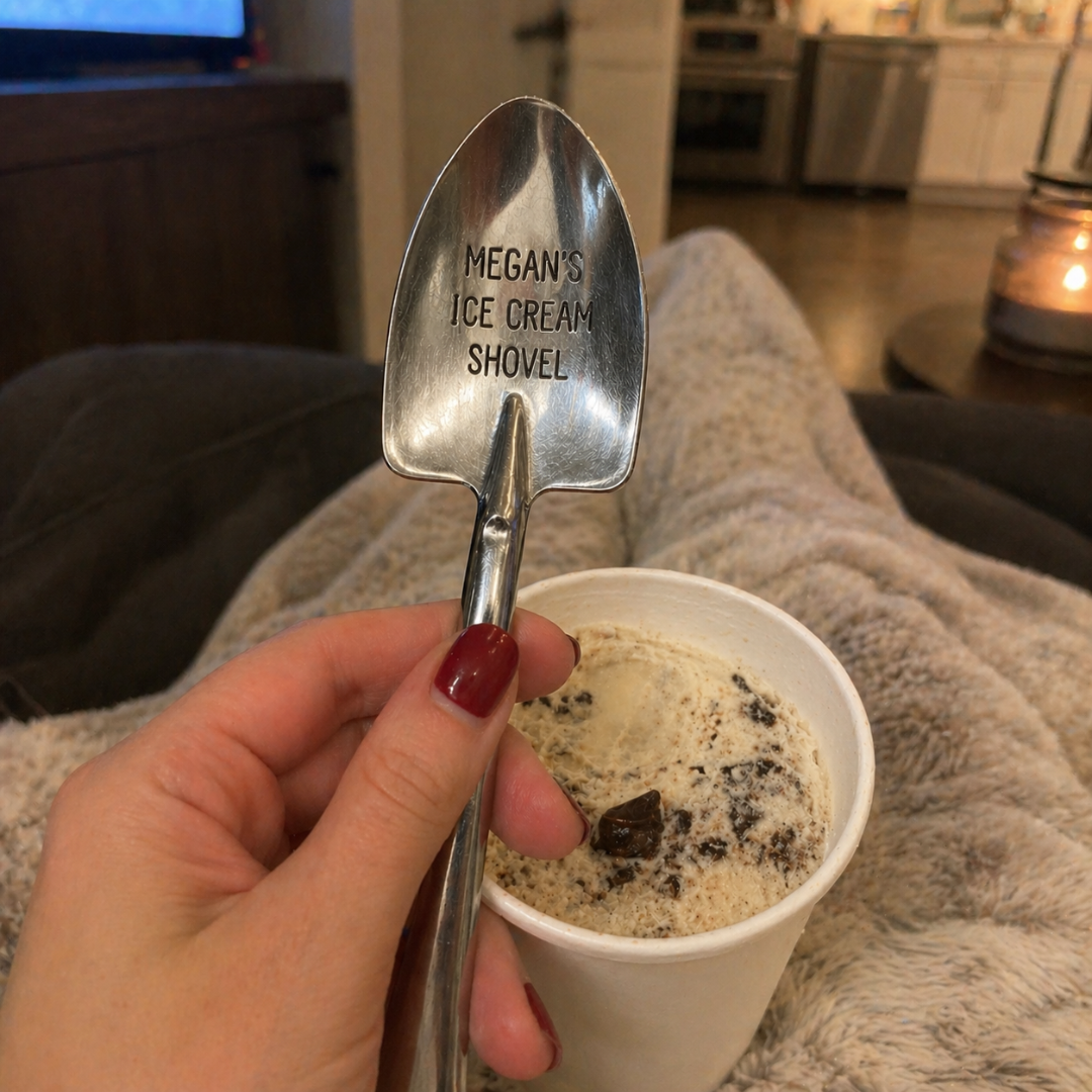Christmas Time Facebook ad: Personalized Ice Cream Shovel