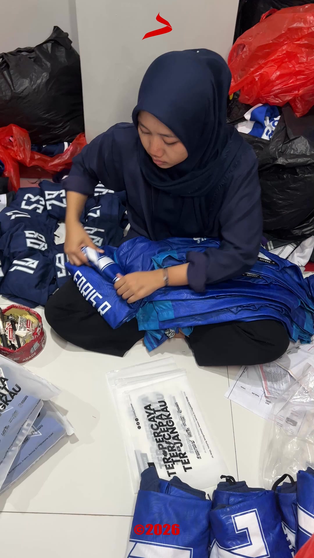 Parade Apparel Facebook ad: 4 JAM KERJA JADI