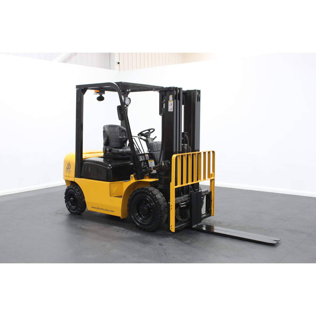 JD Forktrucks Facebook ad: JD Forktrucks, part of Giraffe Group, is your…