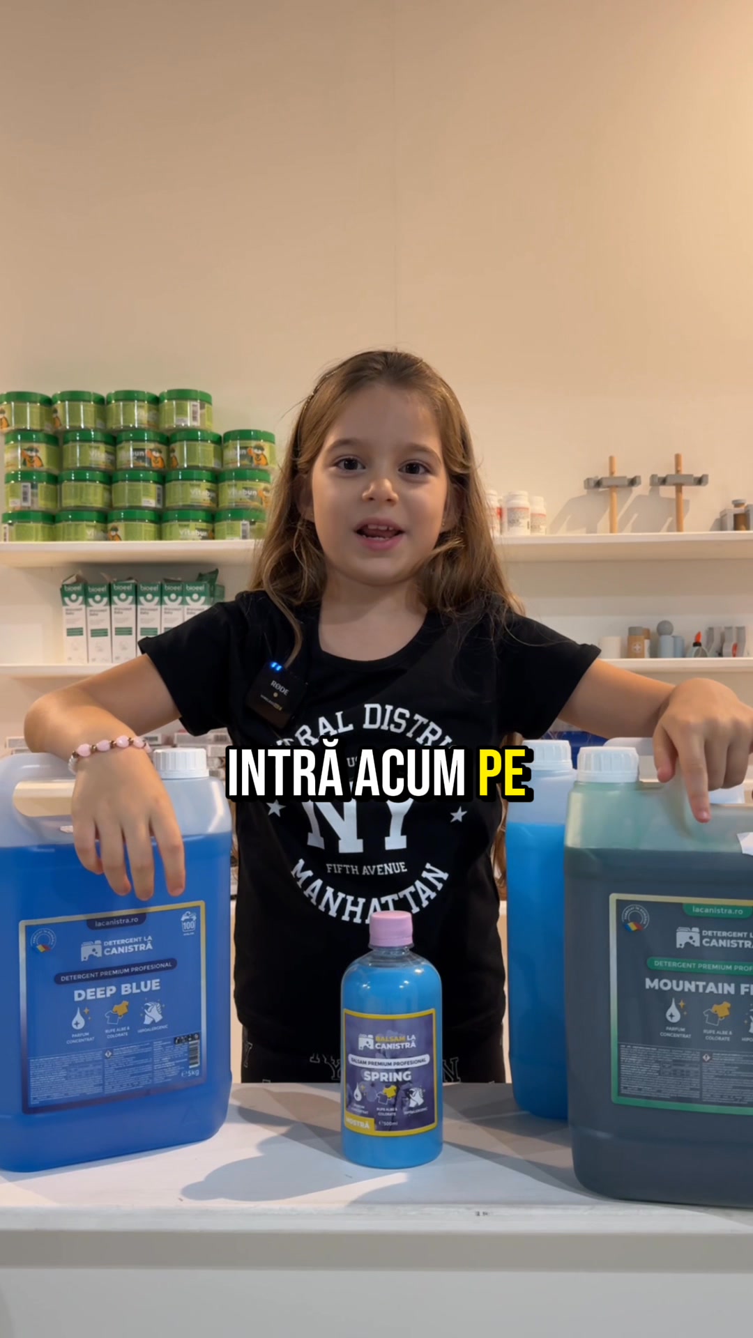 Detergent La Canistră Facebook ad: Un Detergent Pentru Toată Familia