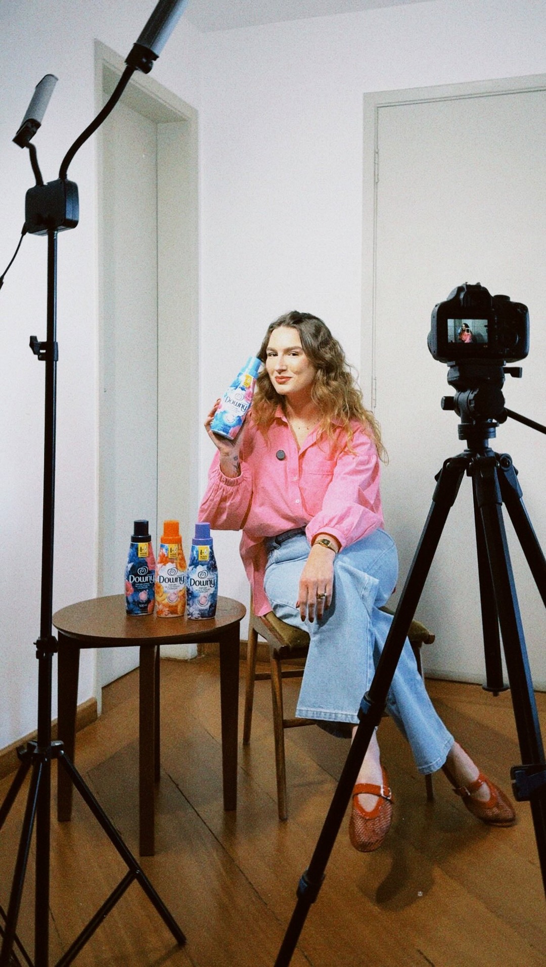 Antonella Vanoni Facebook ad: Downy Concentrado Brisa de Verão foi desenvolvido para…