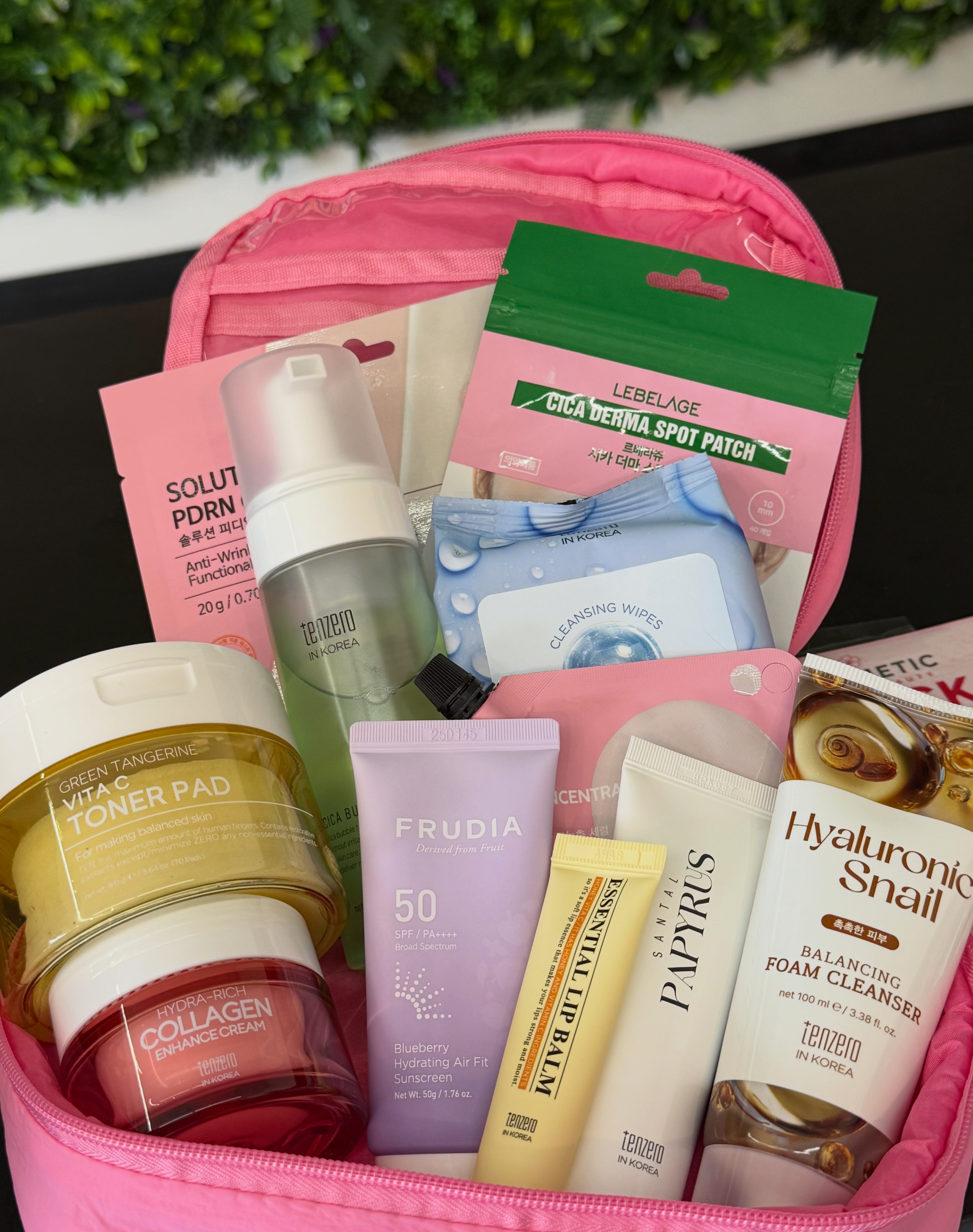 kosmetic_kbeauty Facebook ad: Come explore our collection of Korean skincare, beauty…