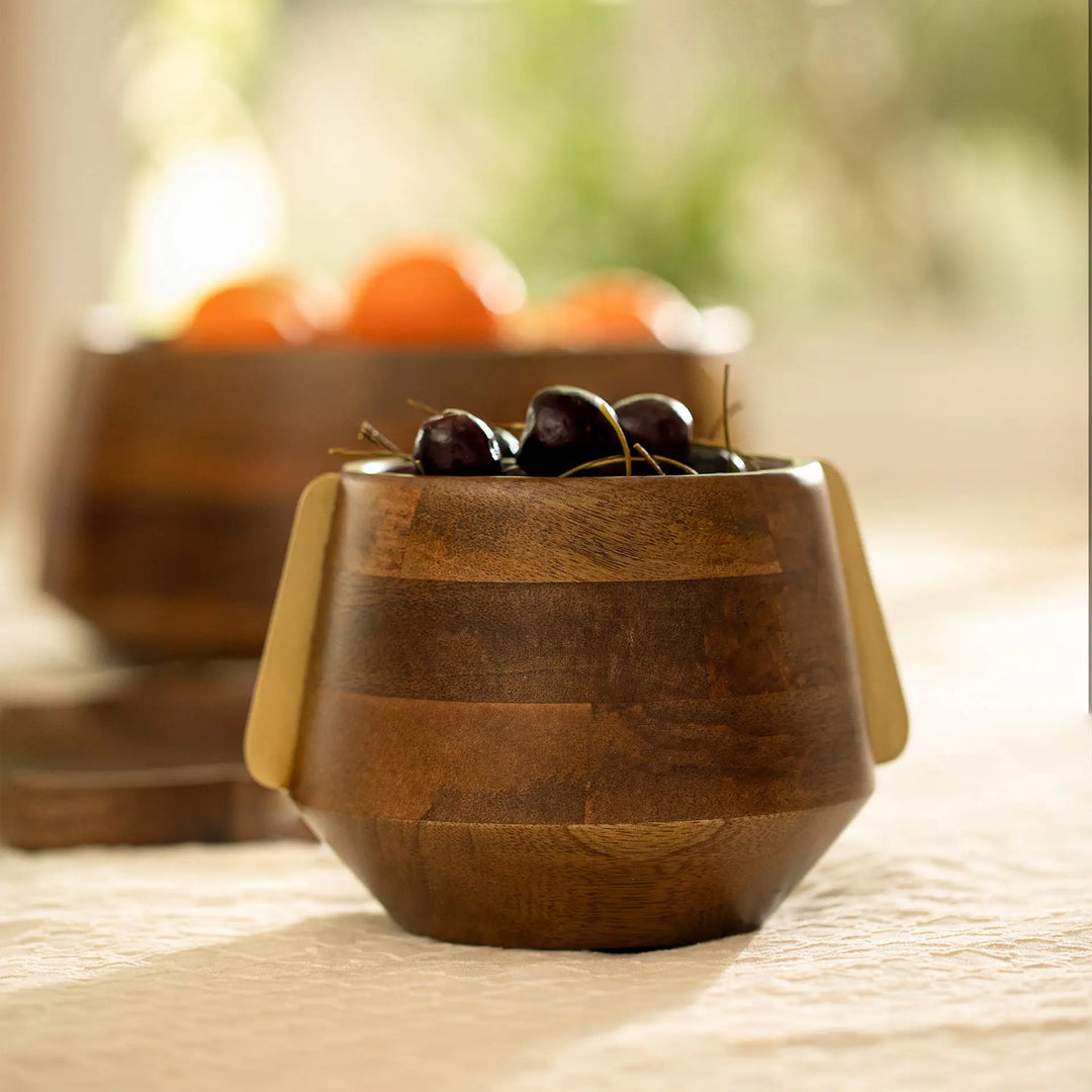 Ellementry Facebook ad: Let the season pour in, with refreshing sips…