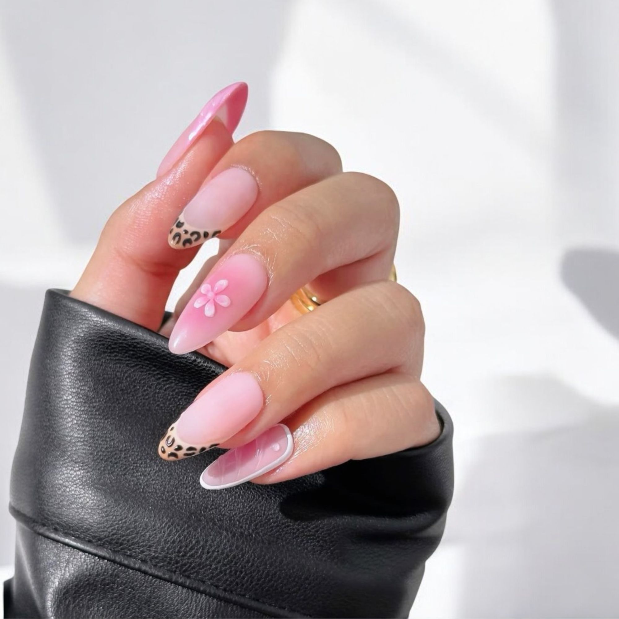 Feminity Nails & Lashes - Lausanne Facebook ad