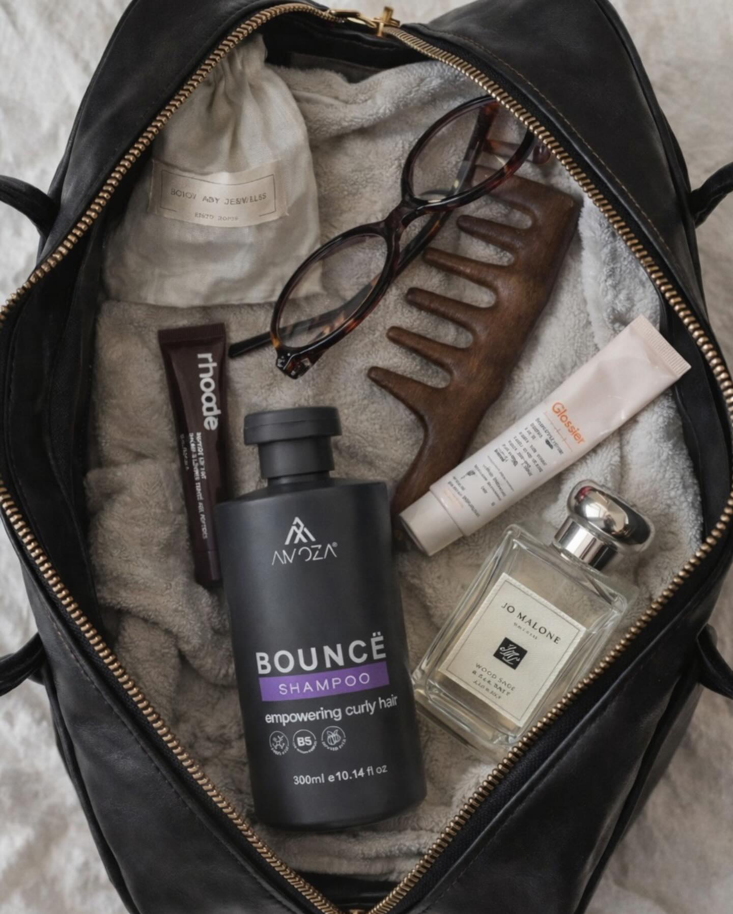 amoza.care Facebook ad: Products