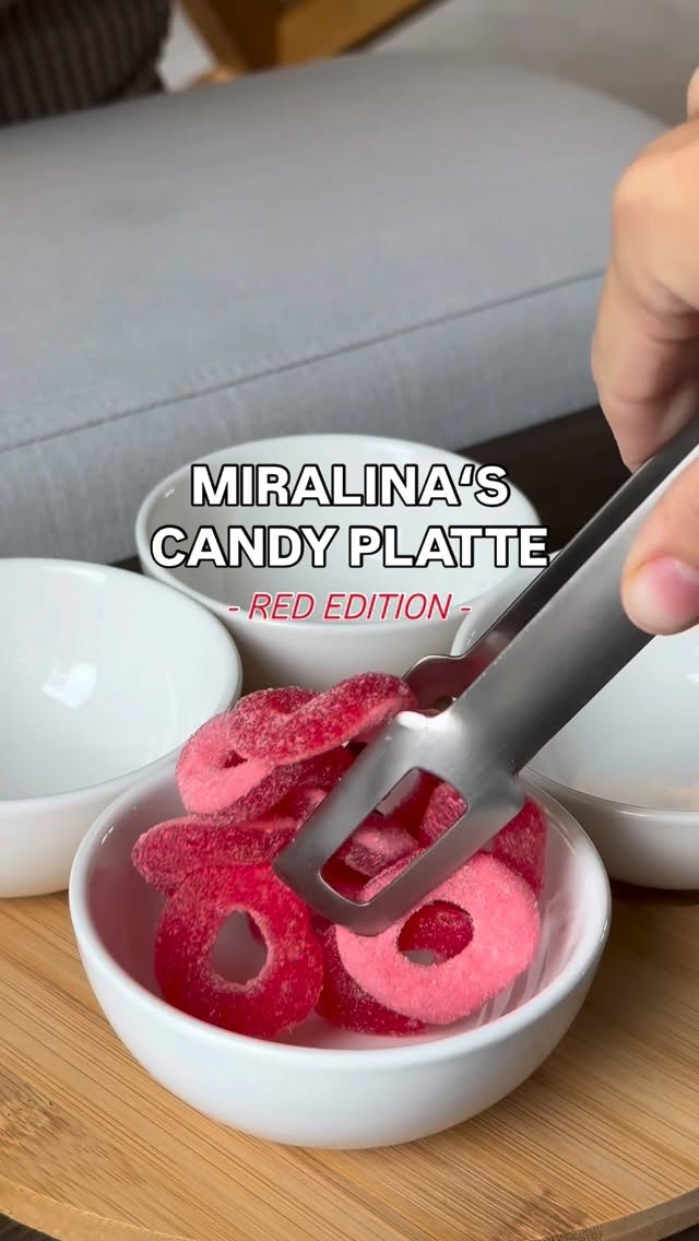 Miralina's Halal Sweets Facebook ad: Man nehme: unsere roten Candies von @miralina.halalsweets…