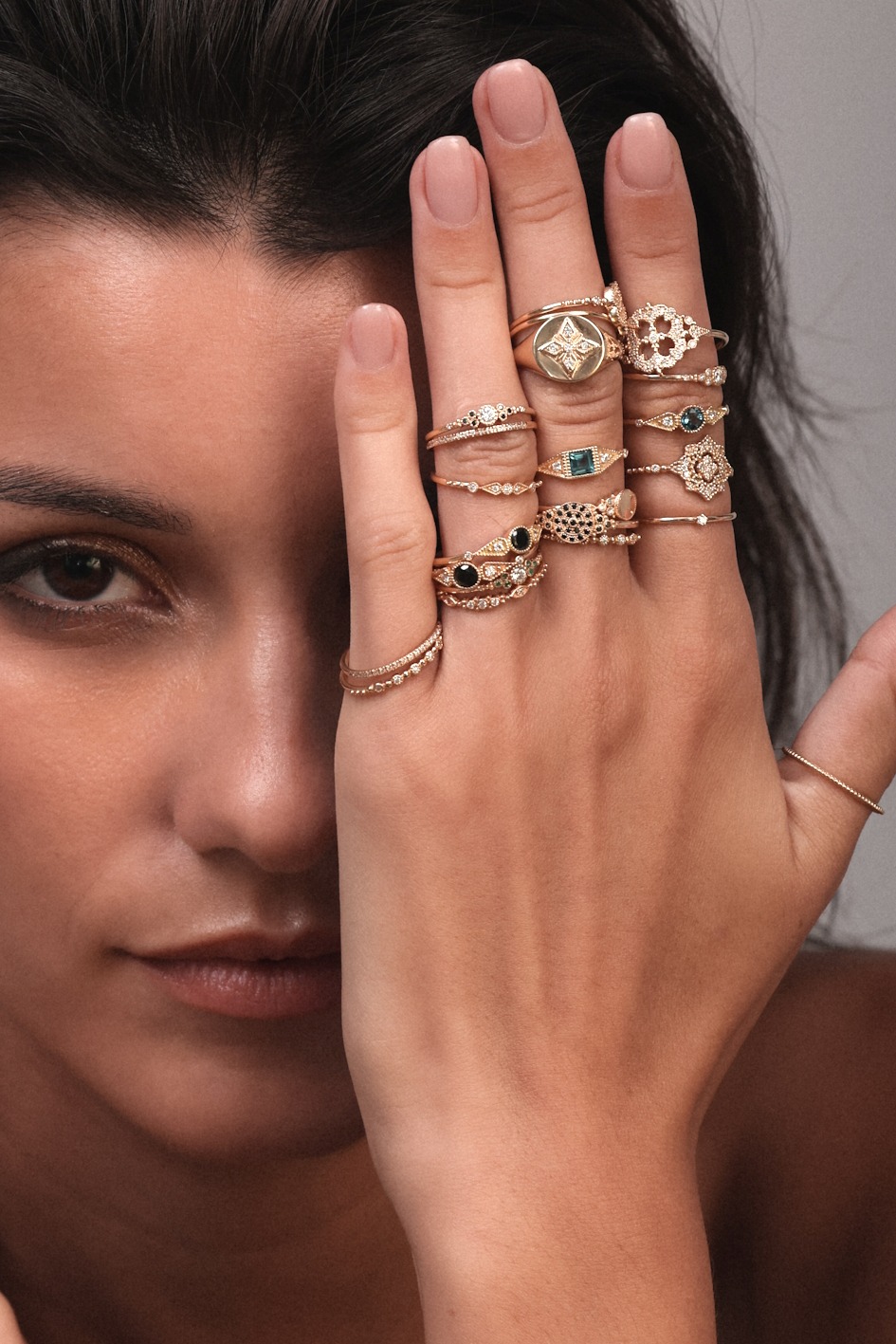 Angèle Brousse Joaillerie Facebook ad: Bijoux exquis en or 18 carats, sublimés par…