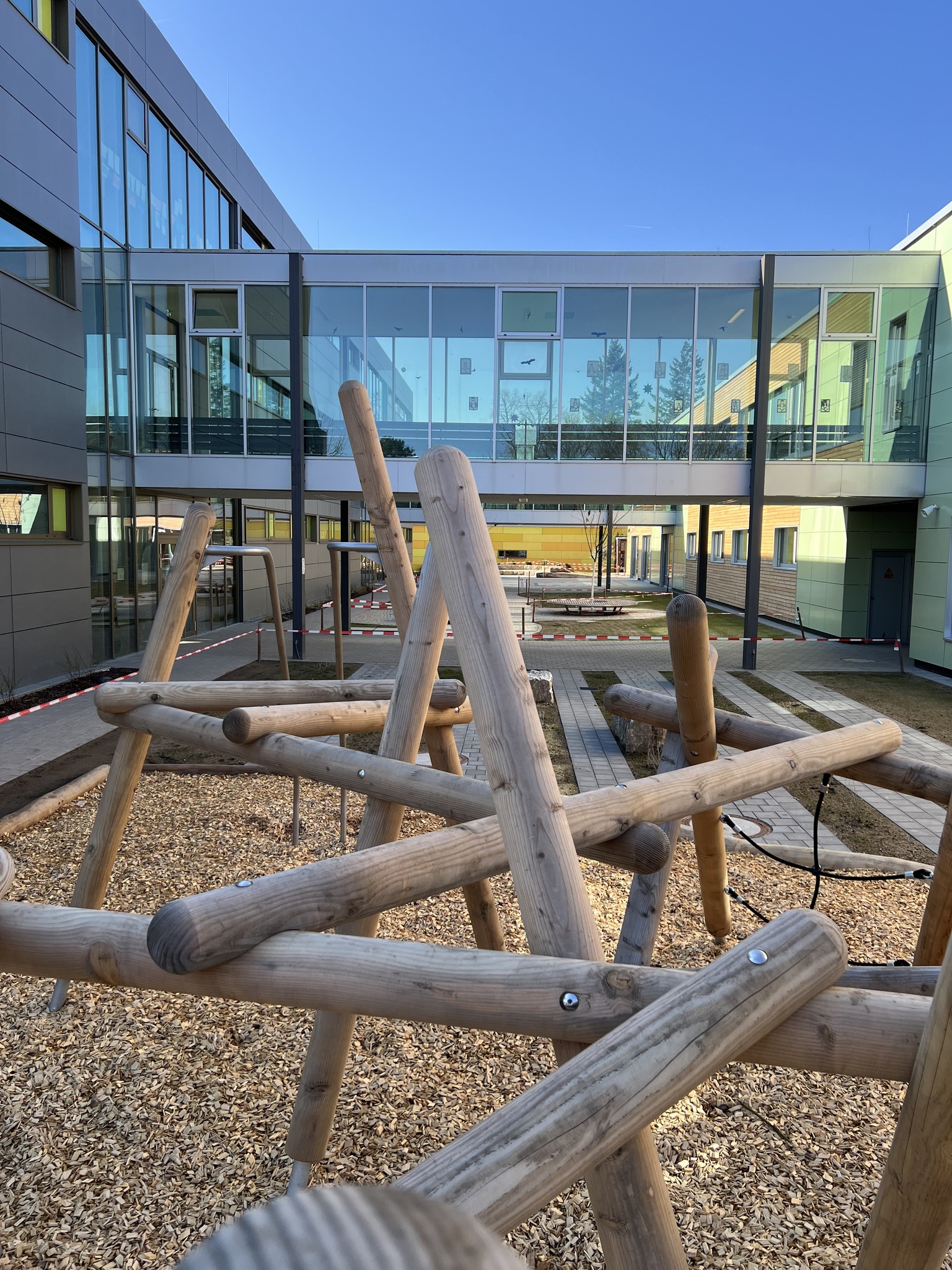 Grewe GmbH Facebook ad: Die Kinder der Pestalozzi-Schule müssen jetzt nicht mehr…