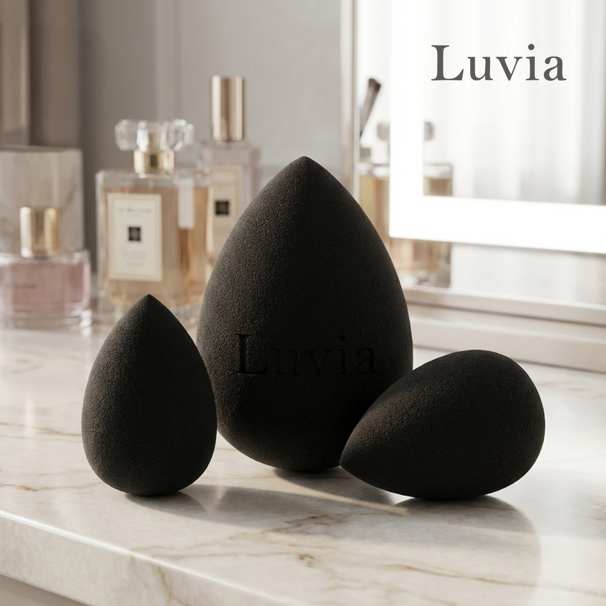 Luvia Cosmetics Facebook ad: New year. Same Luvia essentials Entdecke ikonische, vegane…