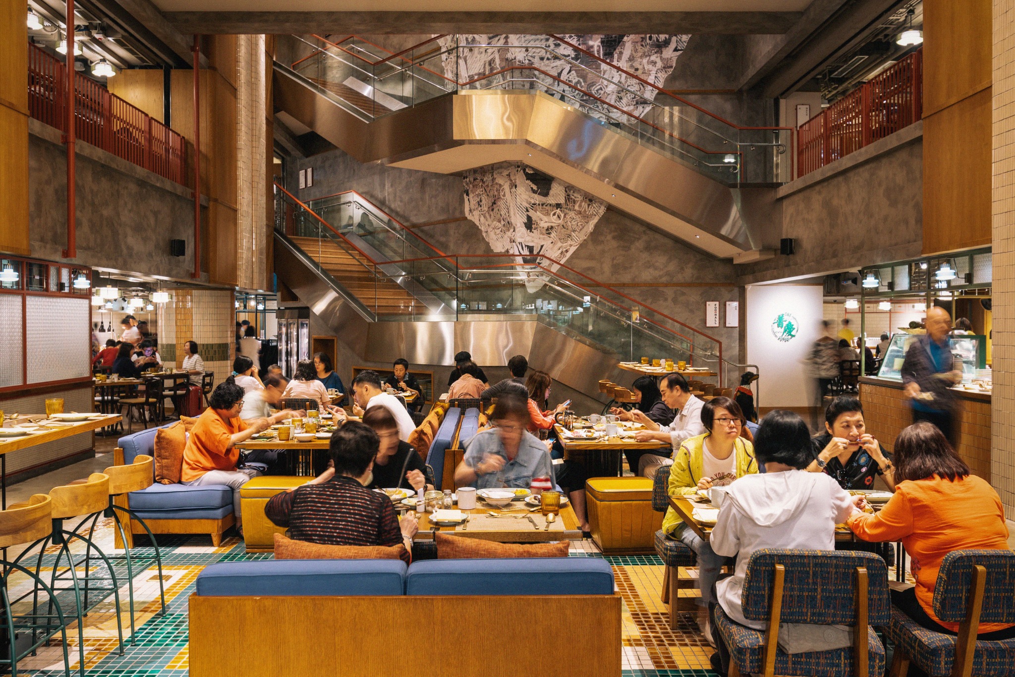 The Astor 普慶 Facebook ad: 在普慶餐廳與親友共度歡樂時光,無論是家庭聚會、生日慶祝還是好友敘舊,我們的自助餐都能滿足不同口味的需求,即席烹調多款國…