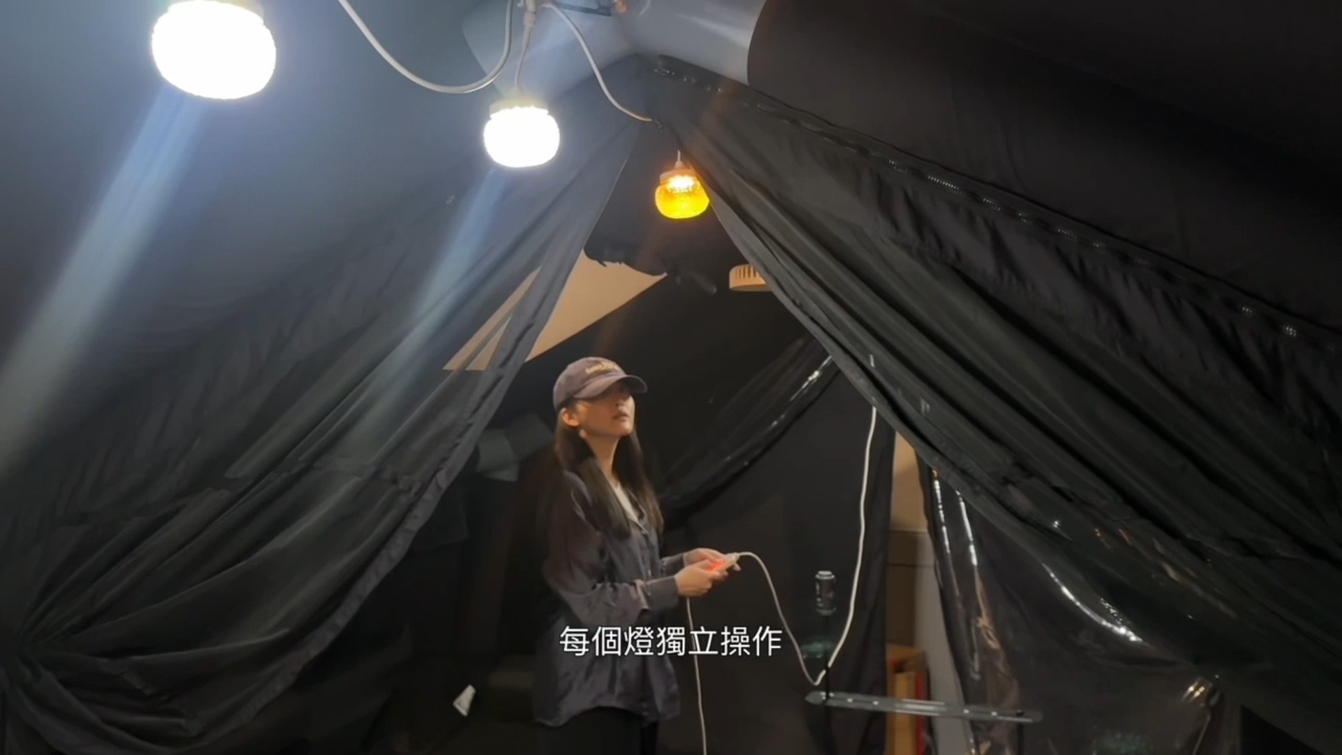 Coody台灣 Facebook ad: 一開燈全場驚呼,Coody Glowna 真實亮度曝光!