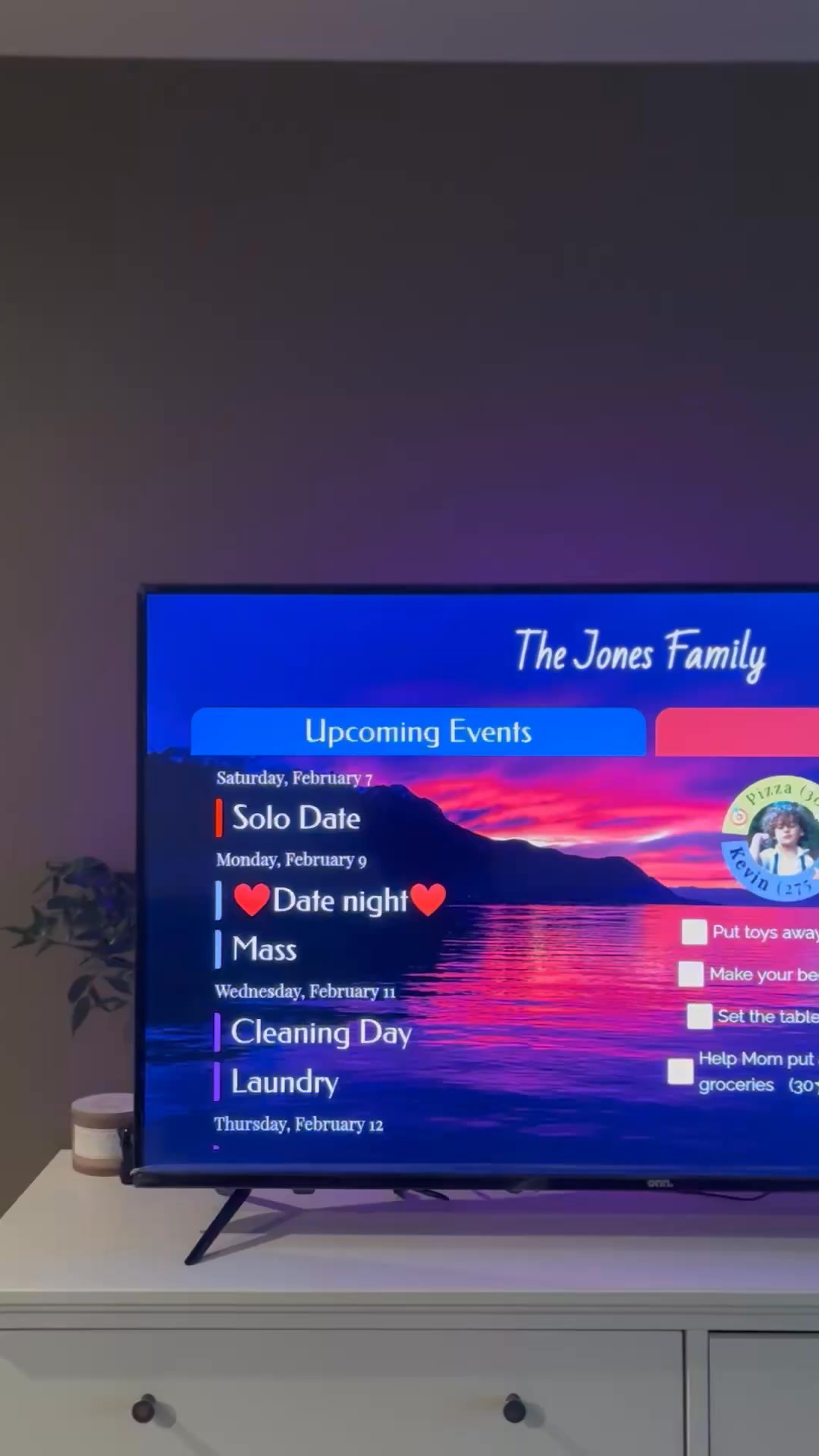Mango Display Facebook ad: Paper Calendar vs. Mango Display
