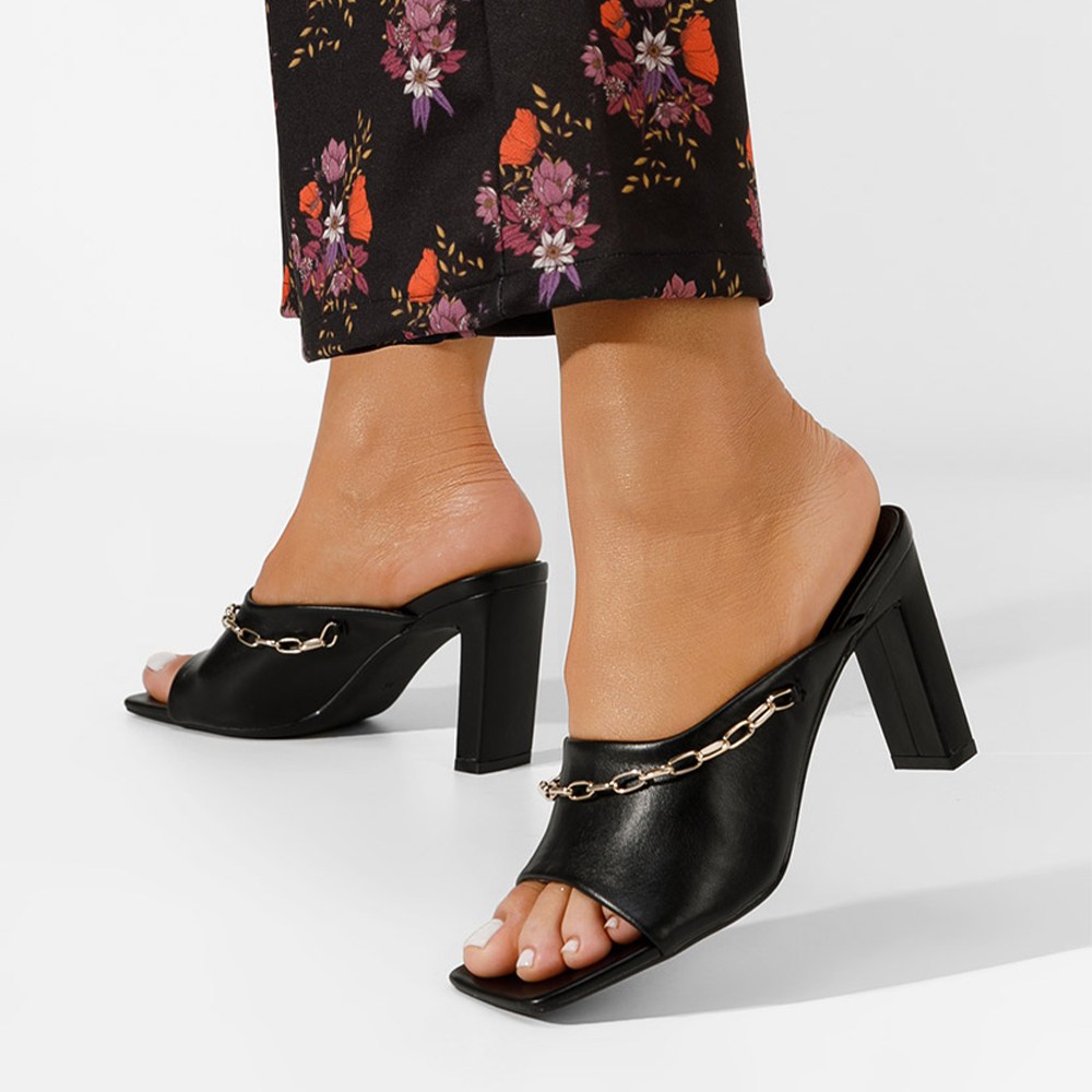 Zapatos.si Facebook ad: Odkrijte nove sloge po ugodnih cenah!