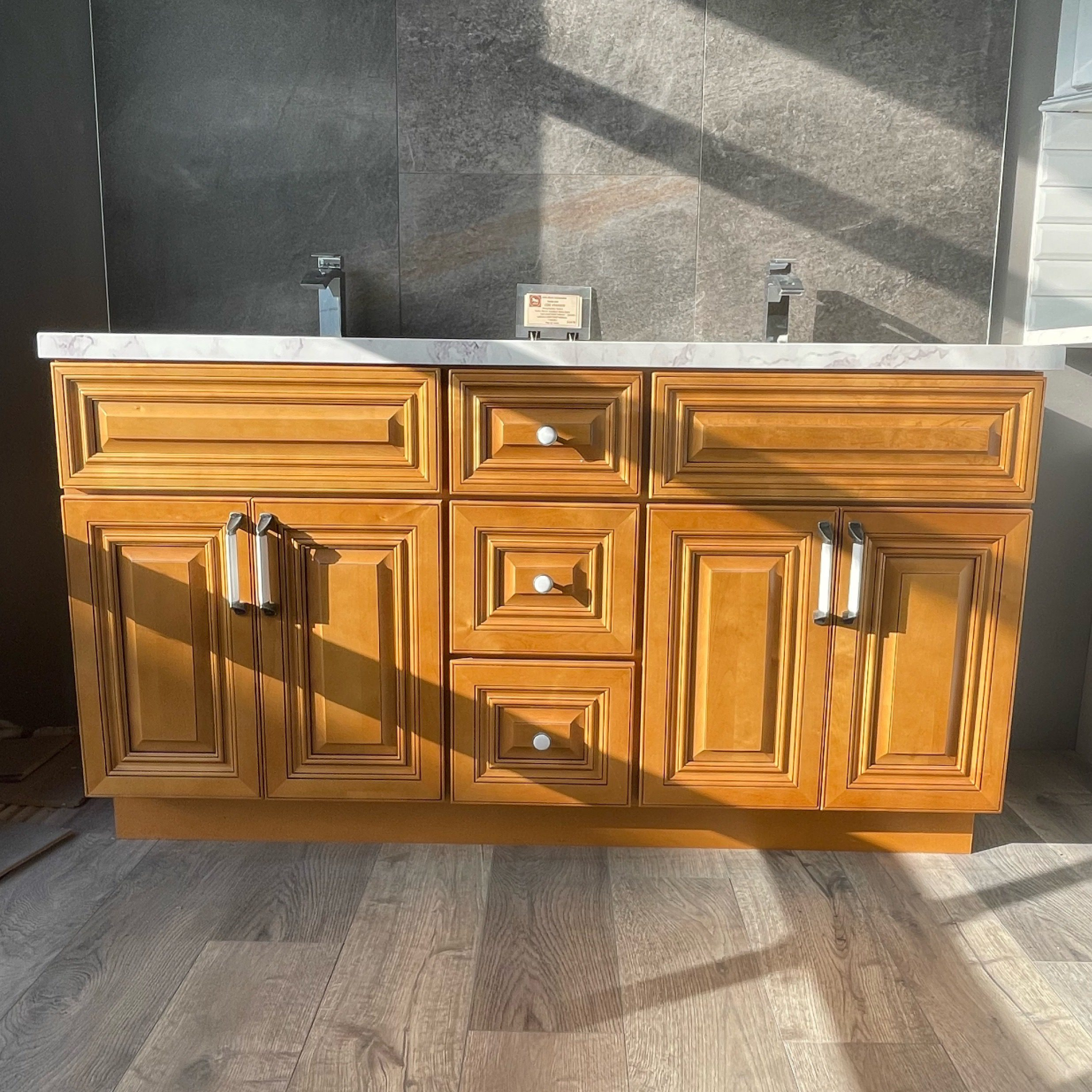 Jerry kitchen & Bath Ltd Facebook ad: Upgrade your bathroom with our 𝐂𝐥𝐚𝐬𝐬 𝐎𝐚𝐤 𝐒𝐨𝐥𝐢𝐝…