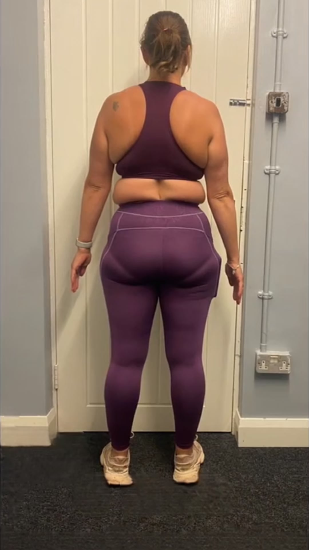 Luveon Facebook ad: Legging 3D Luveon