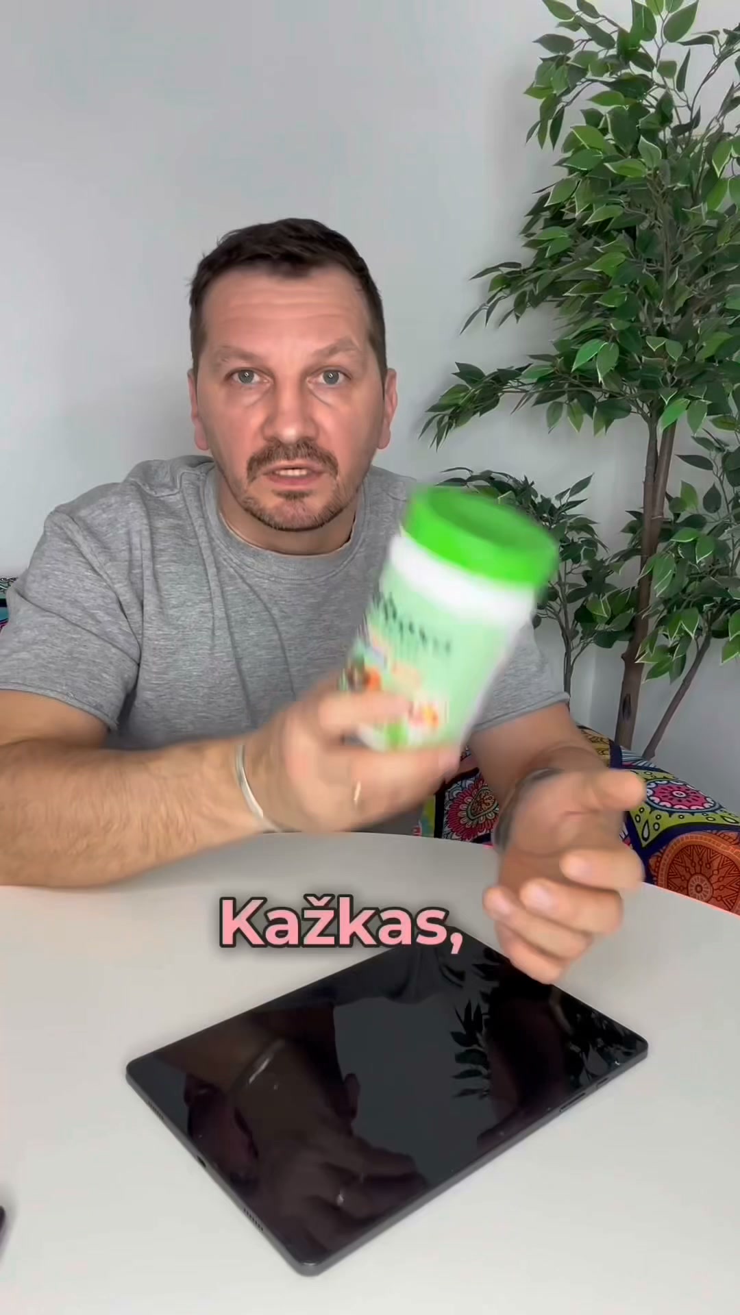 HerBoxa International Facebook ad: Gaukite išskirtinį 20% nuolaidos pasiūlymą, kodas NEW20