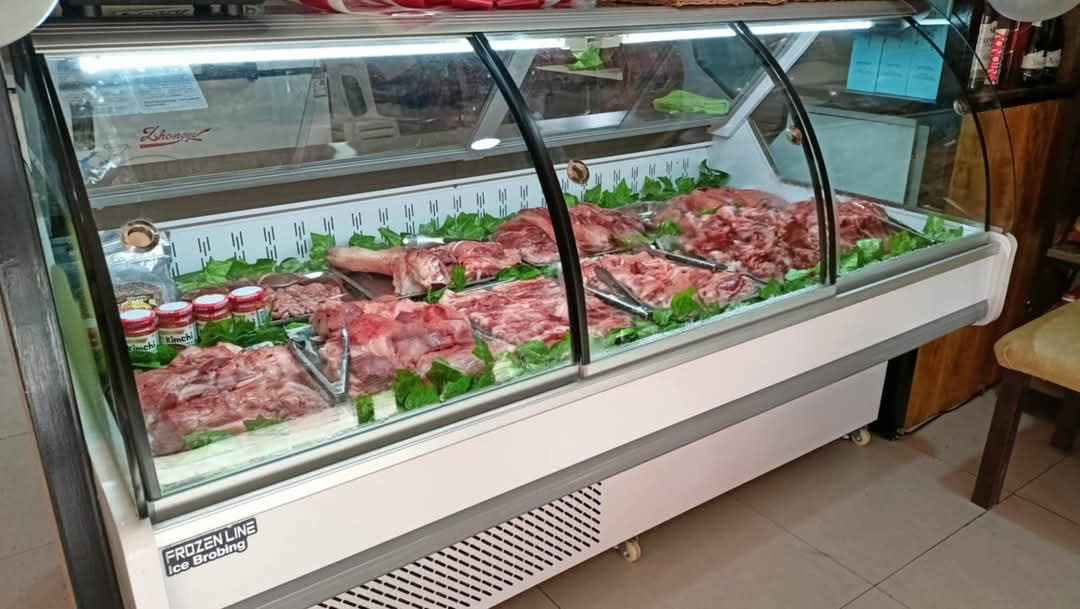 Jhona Yhoona Fabian Facebook ad: Brand-new Meat Display Chiller