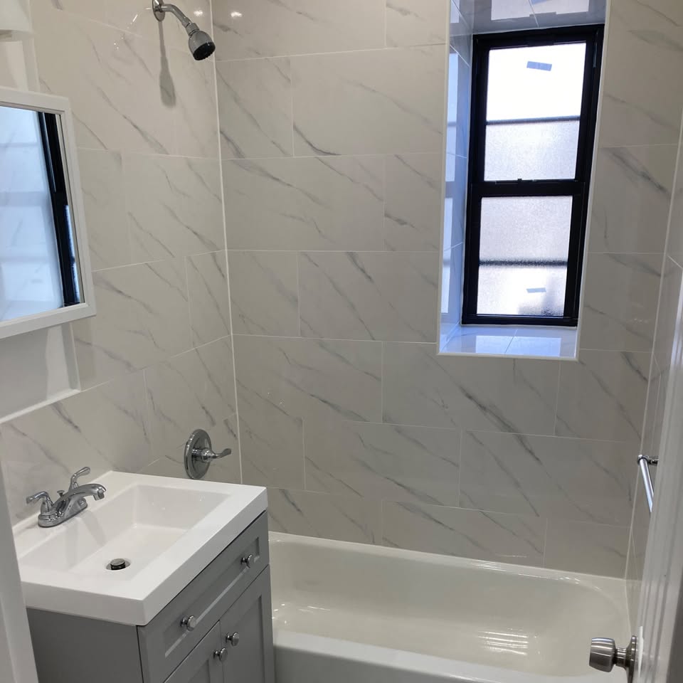 Pat Mullings Facebook ad: 1 Bed 1 Bath Apartment