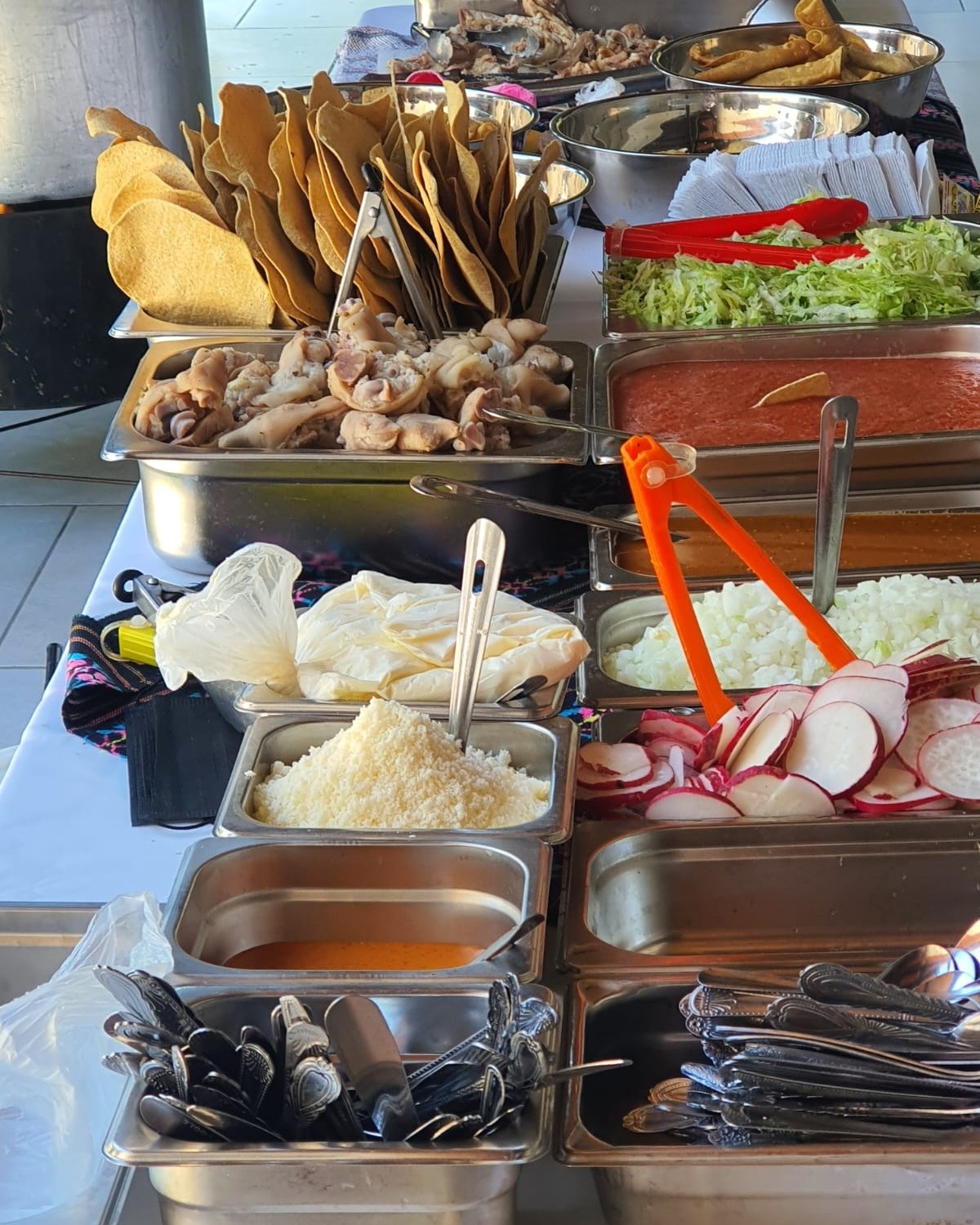 Banquetes y taquizas malquerida Facebook ad: Qué tal unos antojitos mexicanos?